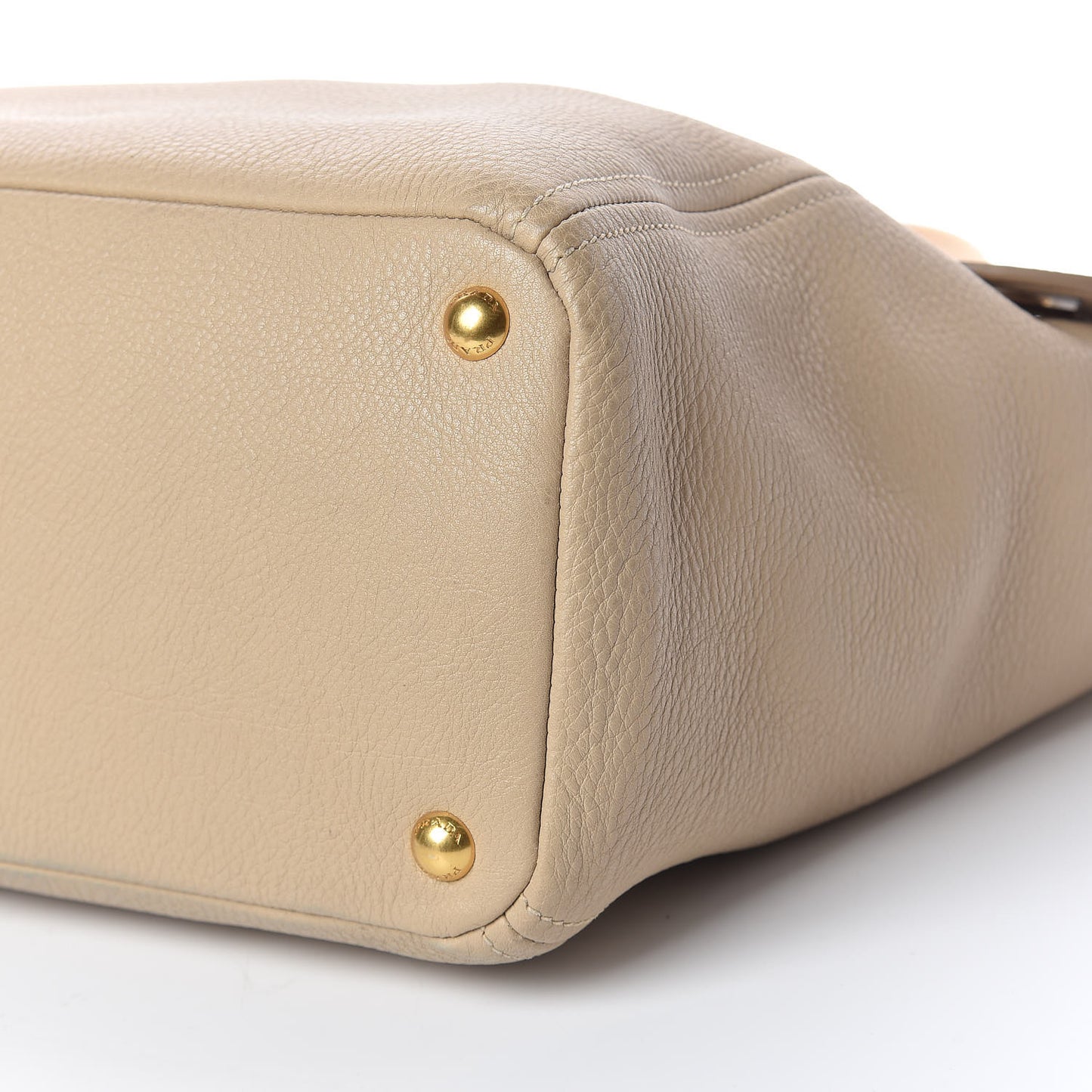 Vitello Daino Side Pocket Tote Sabbia