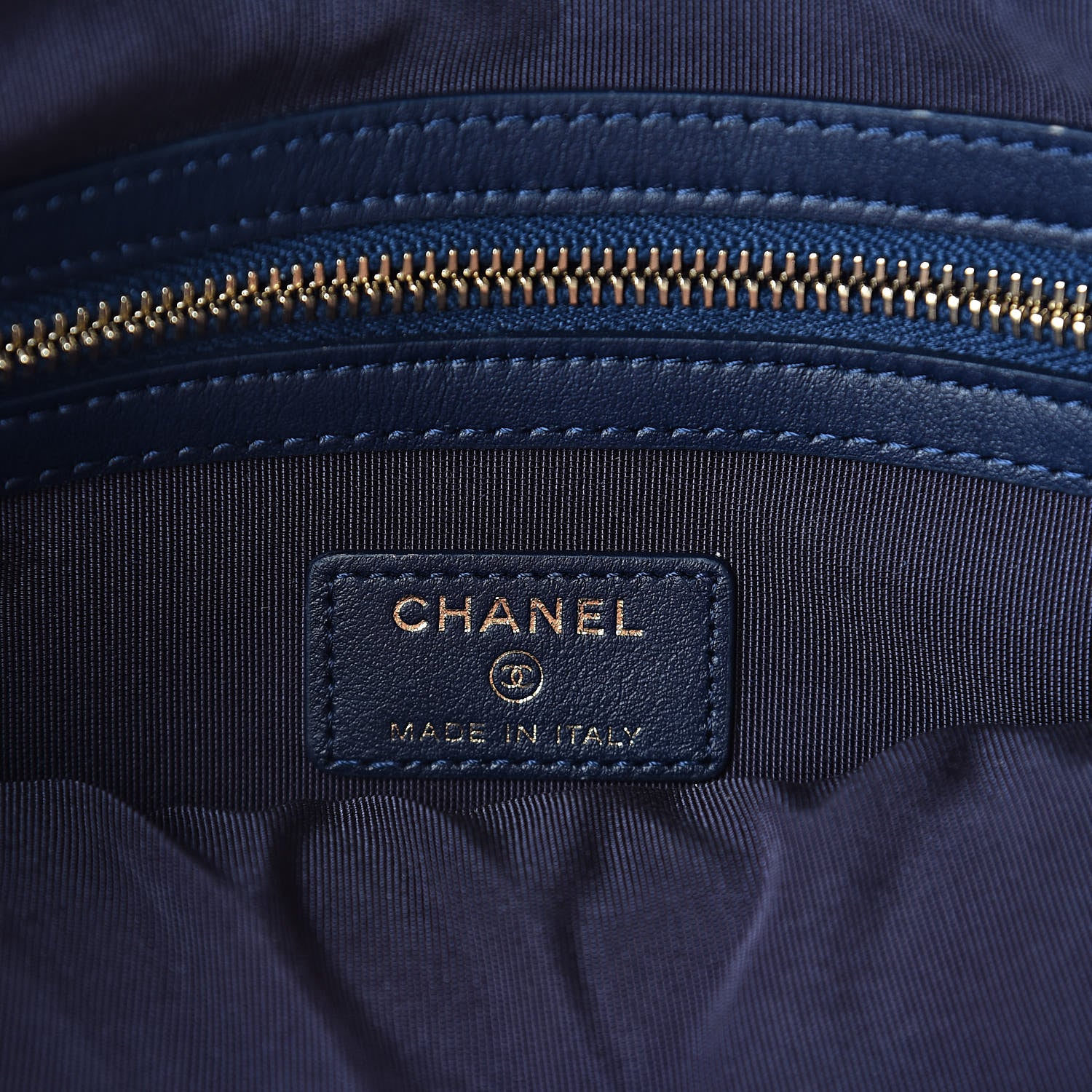 Chanel Caviar Quilted Medium Boy Cosmetic Case Navy 6 of 9