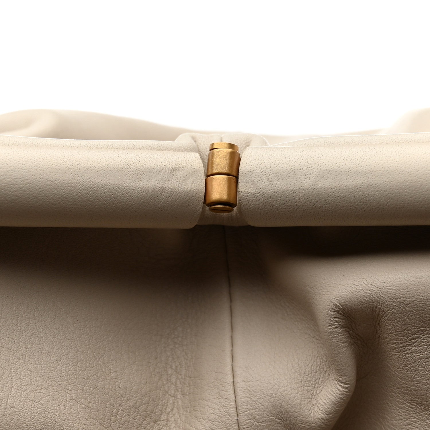Bottega Veneta Smooth Butter Calf The Pouch Oversized Clutch Plaster 6 of 6