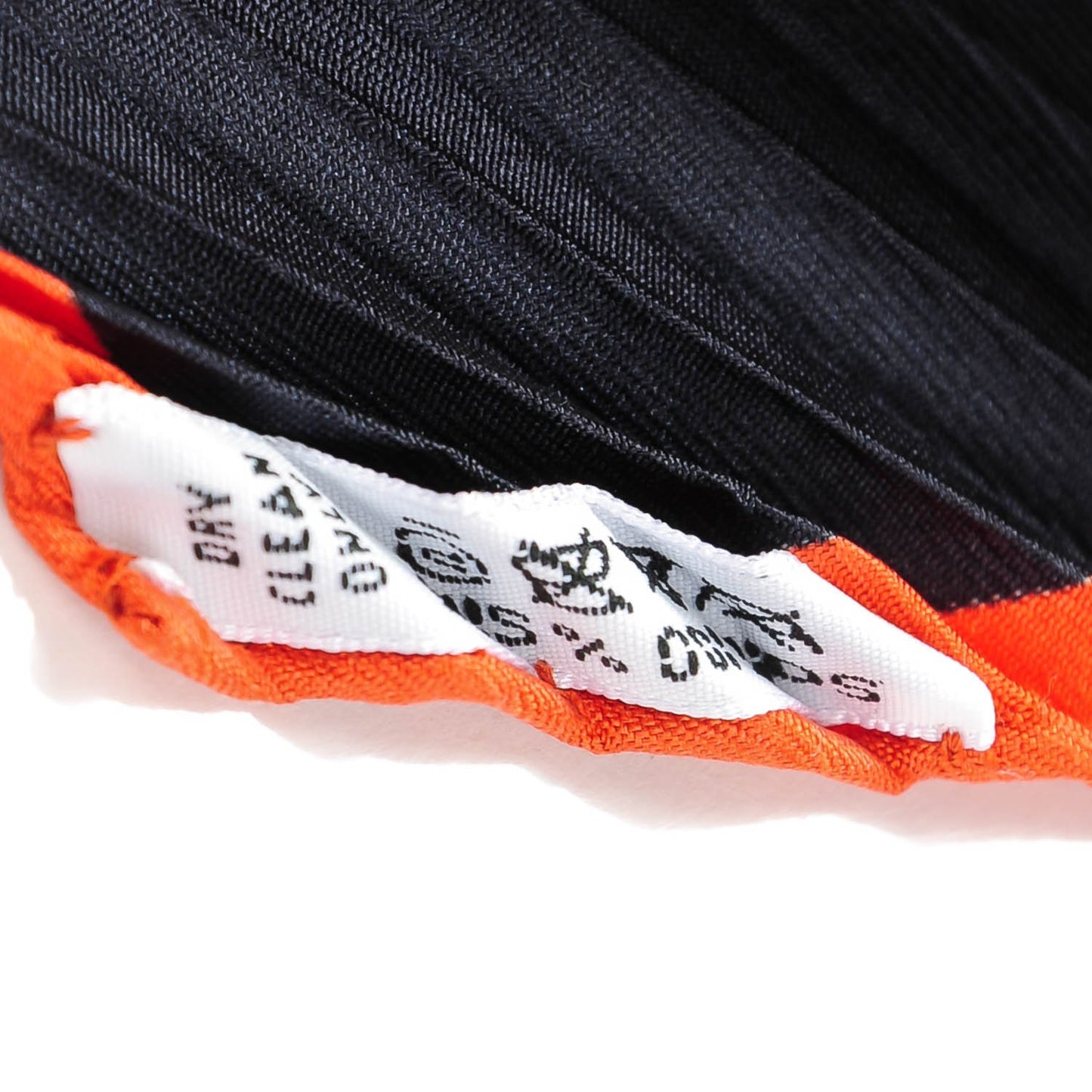 Silk Plisse Rythmes Du Monde Scarf 90