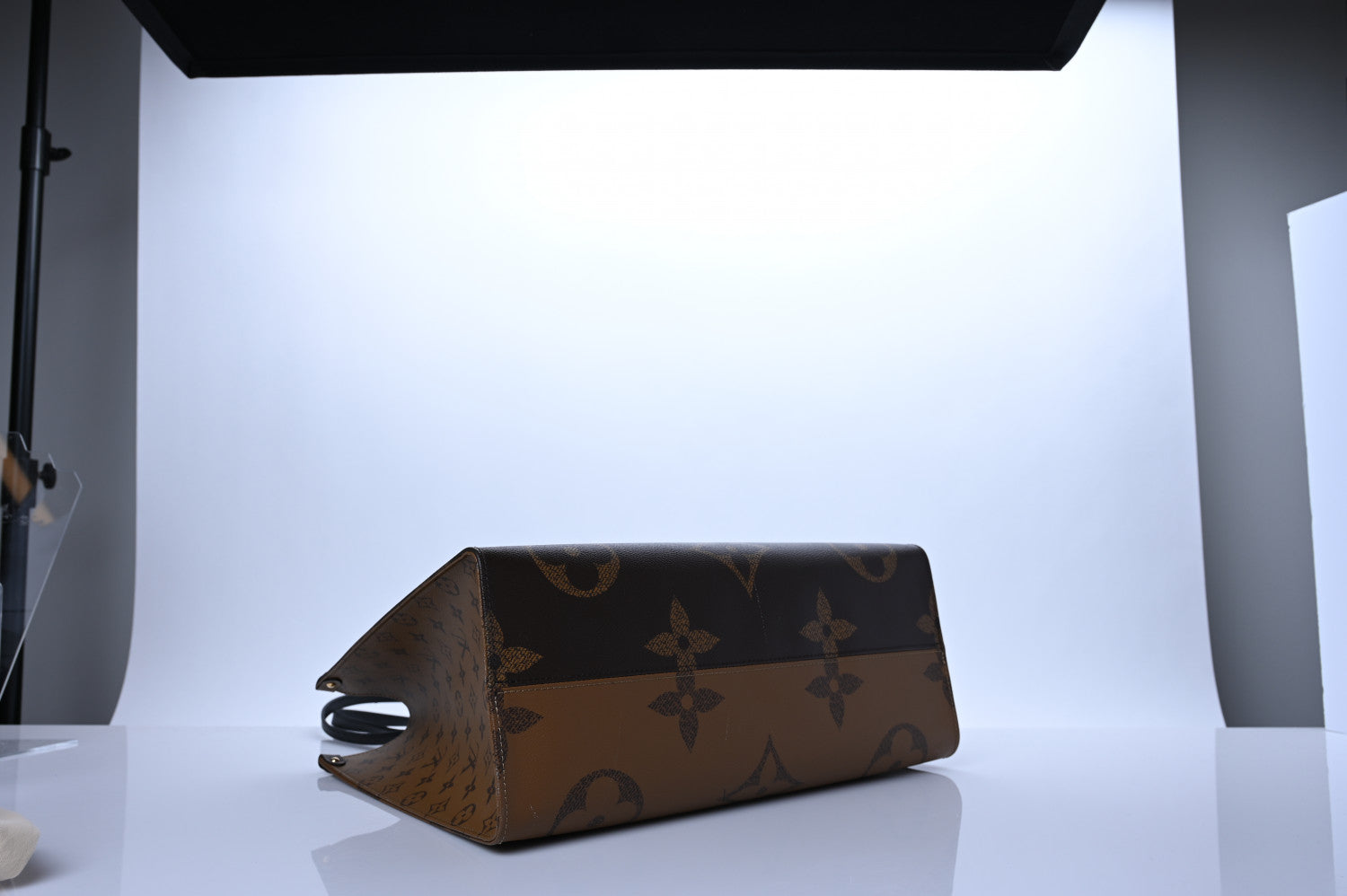 Louis Vuitton Reverse Monogram Giant Onthego GM 4 of 11