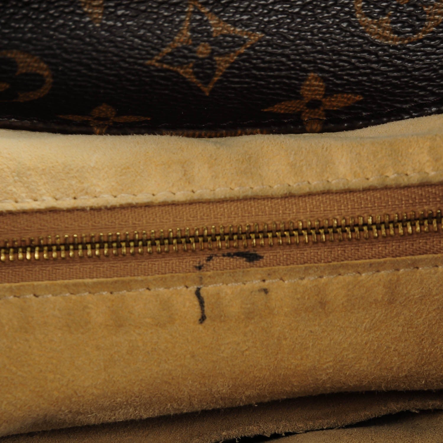 Louis Vuitton Monogram Artsy MM 12 of 12