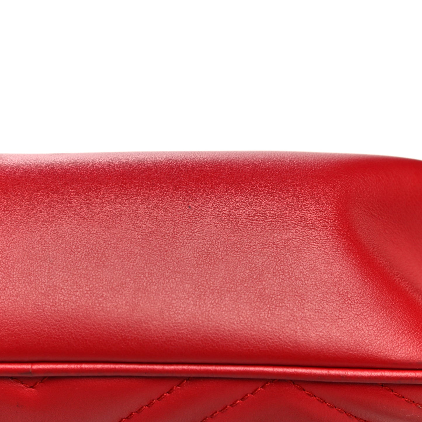 Calfskin Matelasse Small GG Marmont Chain Shoulder Bag Hibiscus Red