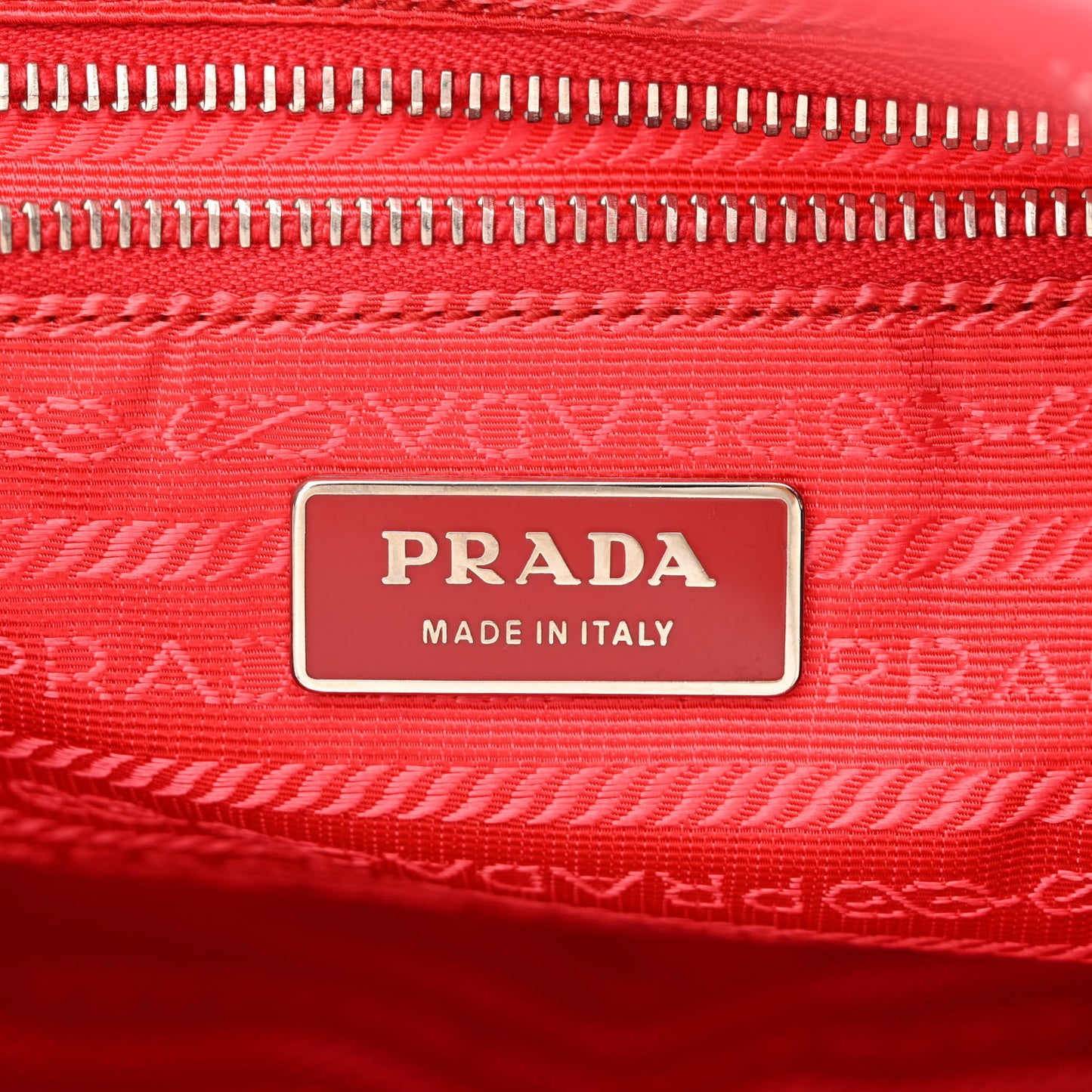 Tessuto Nylon Saffiano Sacca Shoulder Bag Rosso