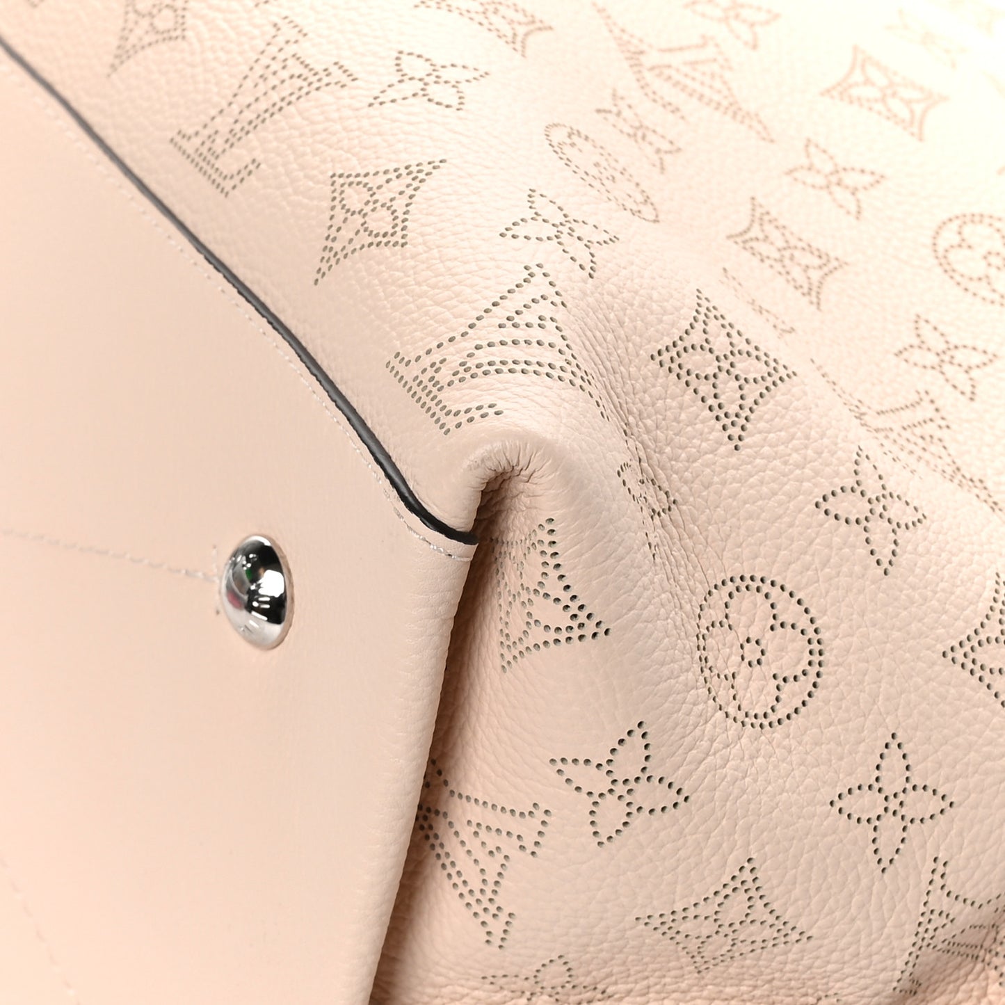 LOUIS VUITTON Mahina Carmel Hobo Creme