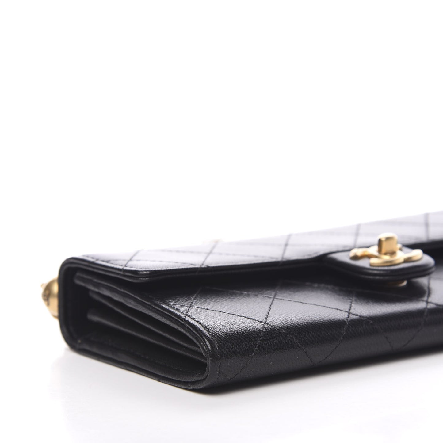 Goatskin Quilted Chic Pearls Clutch With Chain Black