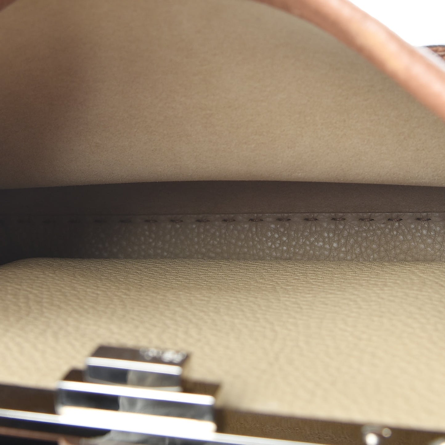 Cuoio Romano Selleria Bi-Color Medium Peekaboo Iconic Satchel Mou Deserto