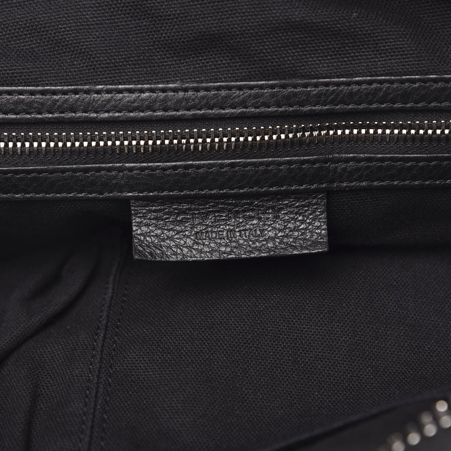 Waxy Grained Calfskin Medium Nightingale Black