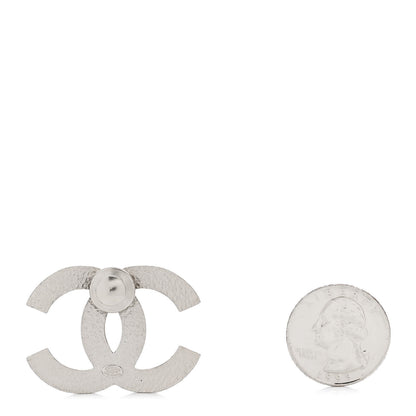 Chanel Pearl CC Brooch Gold 2 of 4