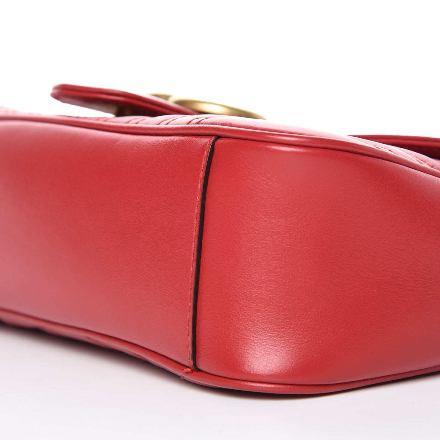 Calfskin Matelasse Small GG Marmont Shoulder Bag Hibiscus Red