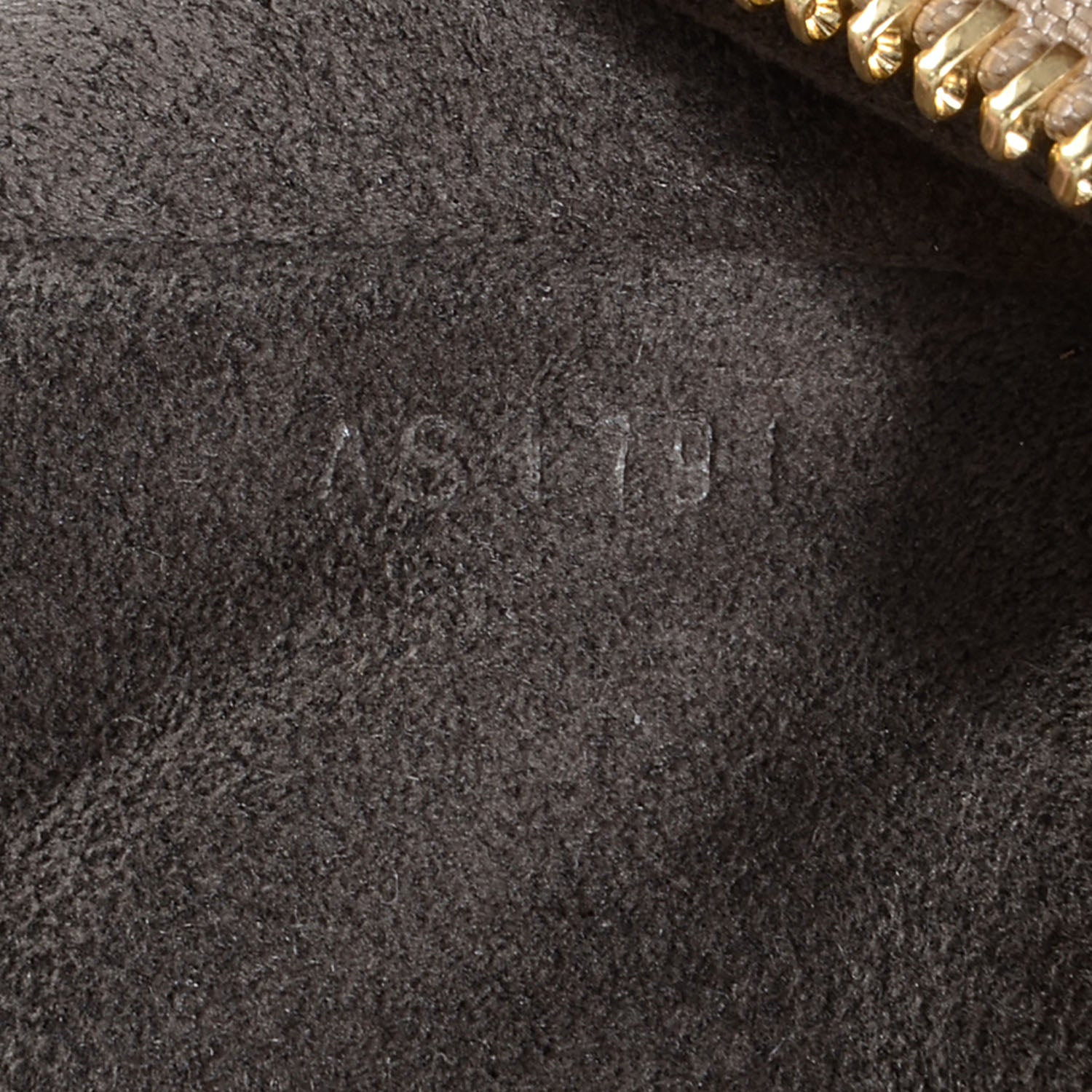 Louis Vuitton Mahina L Coquille 7 of 7