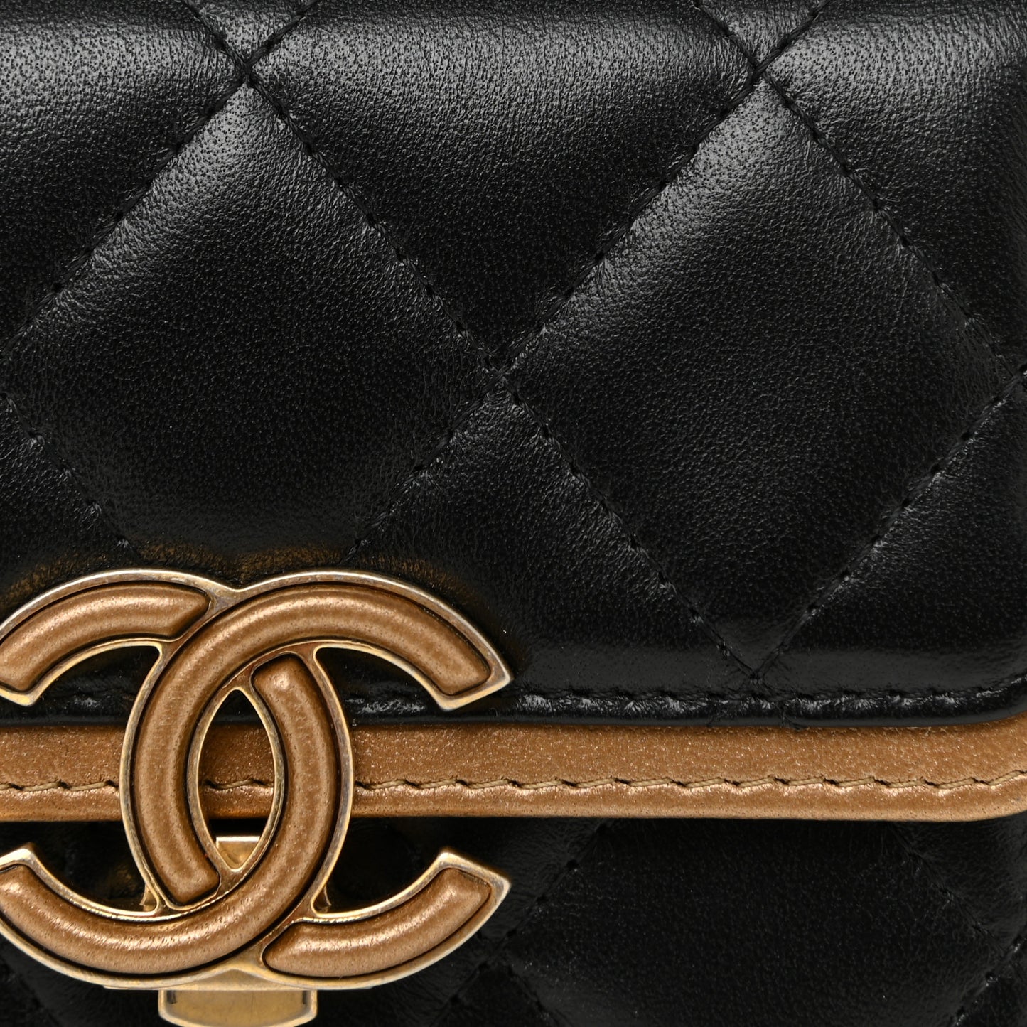 Lambskin Quilted CC Chic Flap Card Holder Black Gold