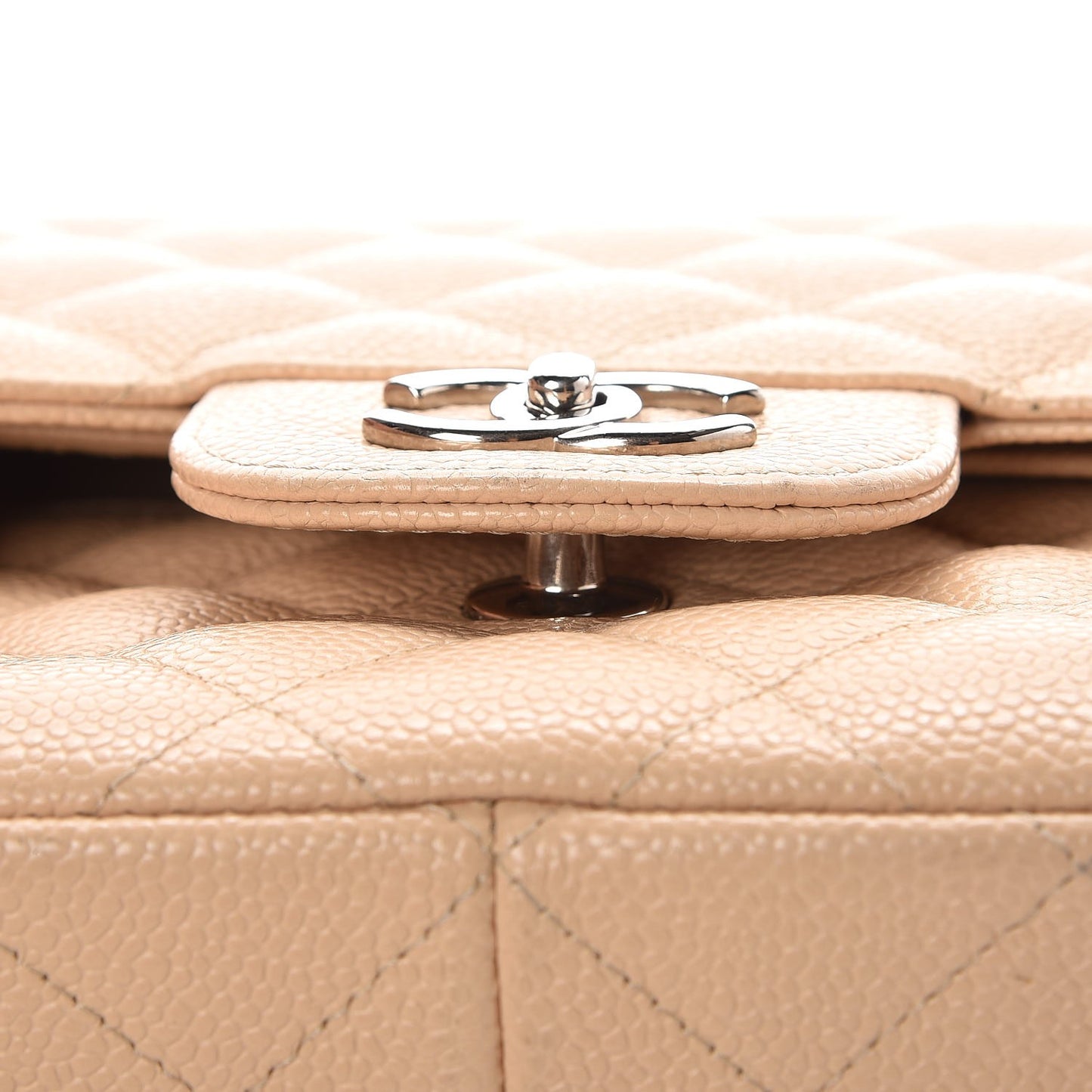 Caviar Quilted Jumbo Double Flap Beige Clair