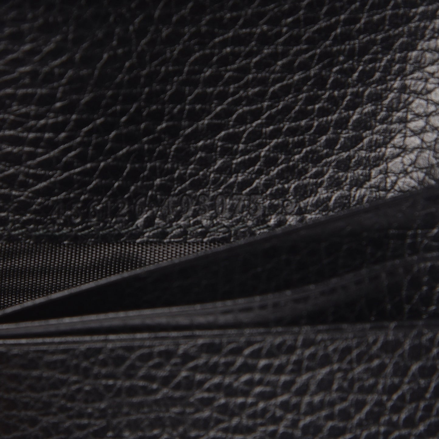 Pebbled Calfskin GG Marmont Card Case Black