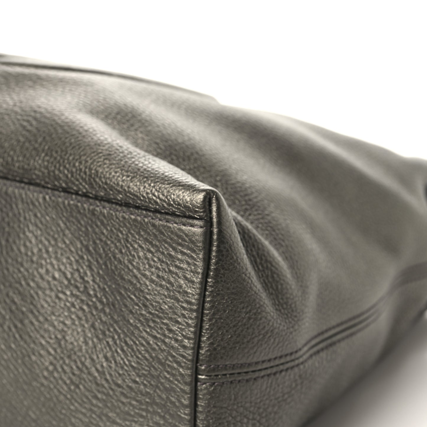 Metallic Pebbled Calfskin Medium Soho Chain Shoulder Bag Sasso
