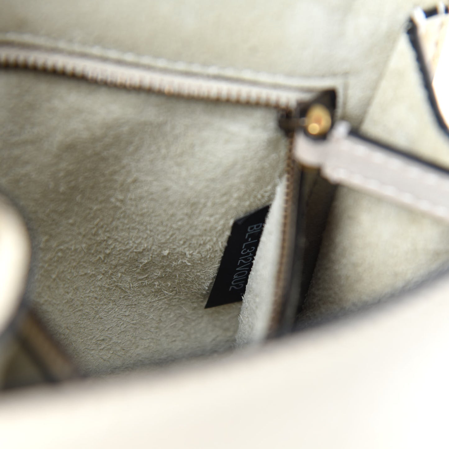 Pebbled Calfskin Rockstud Rolling Small Glam Lock Flap Ivory