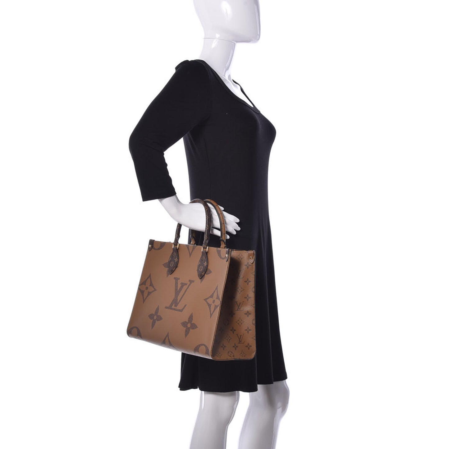 Reverse Monogram Giant Onthego MM
