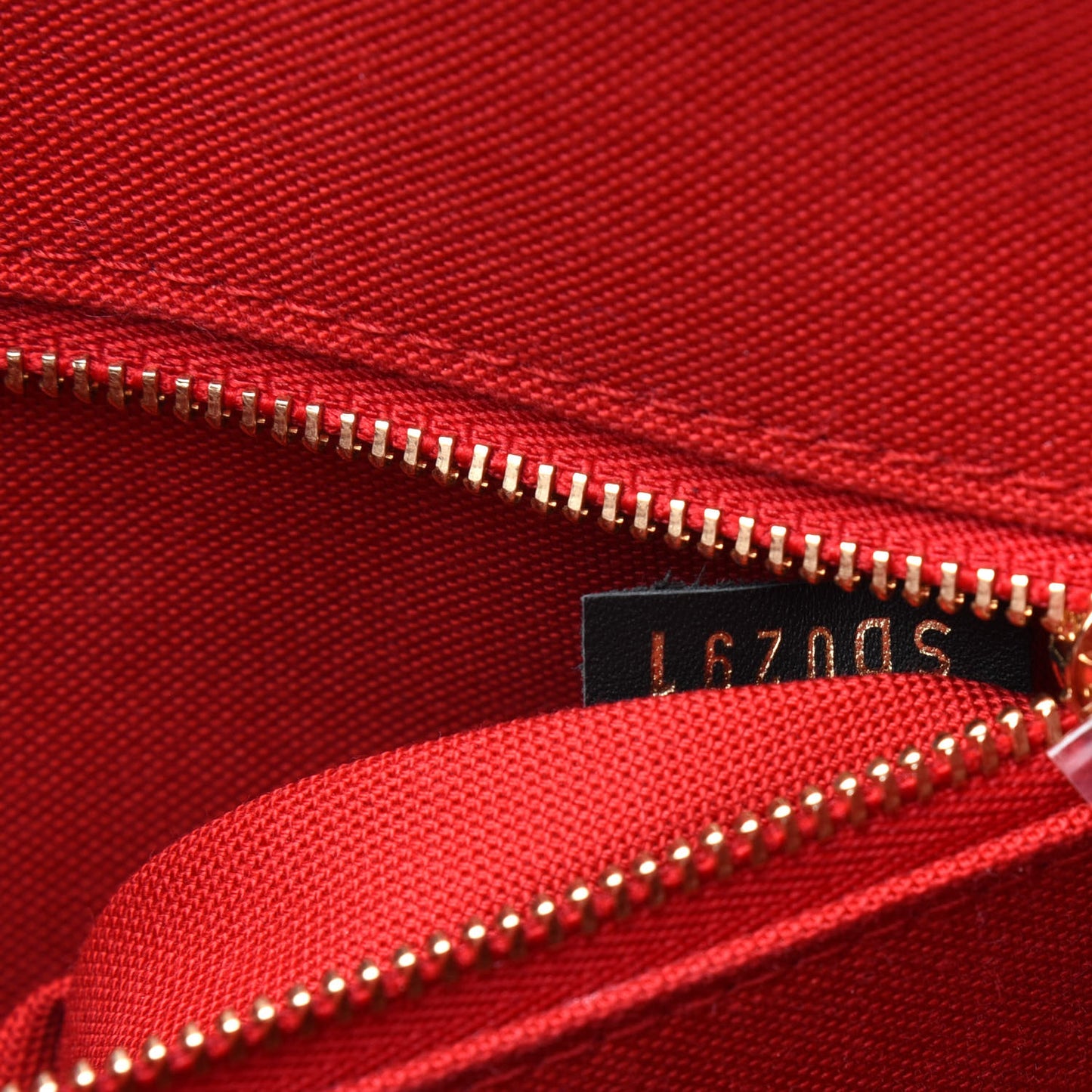 Reverse Monogram Giant Onthego MM