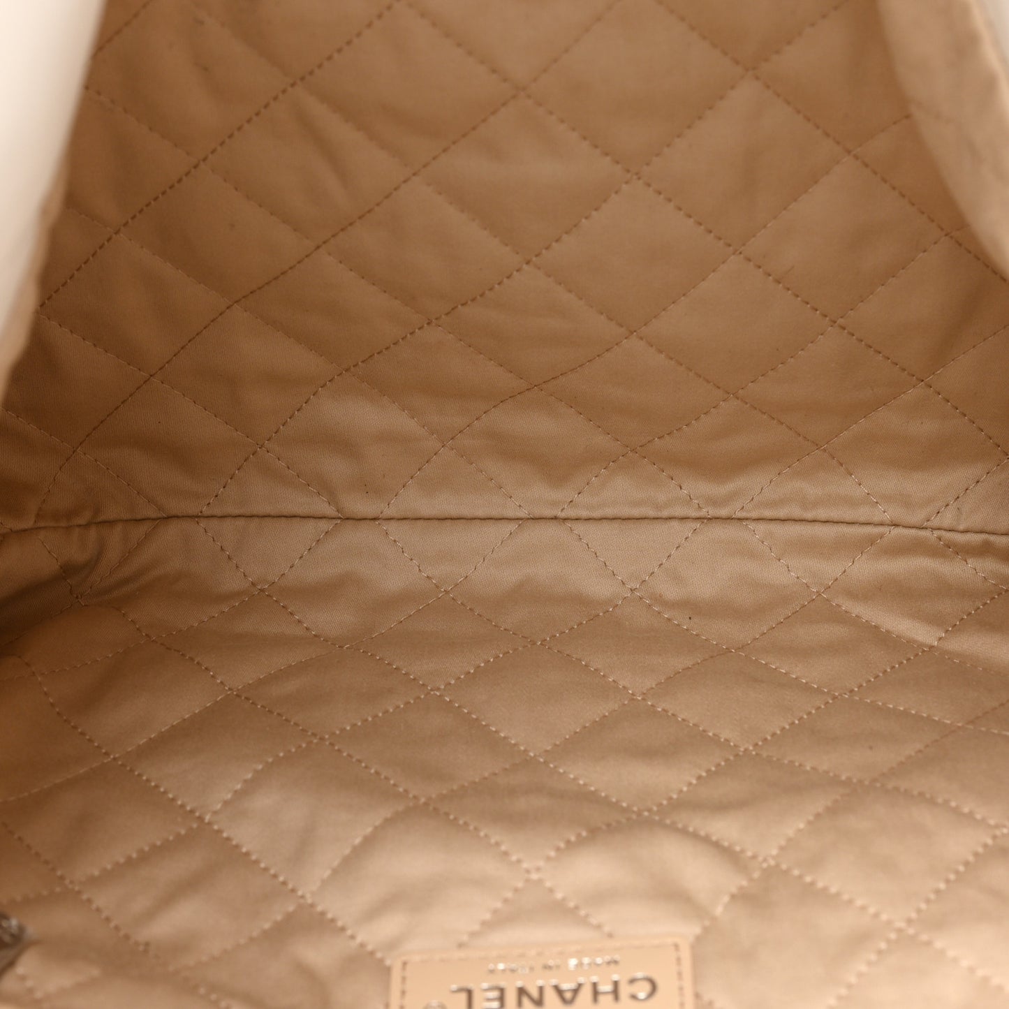 Shiny Calfskin Quilted Small Rainbow Chanel 22 White
