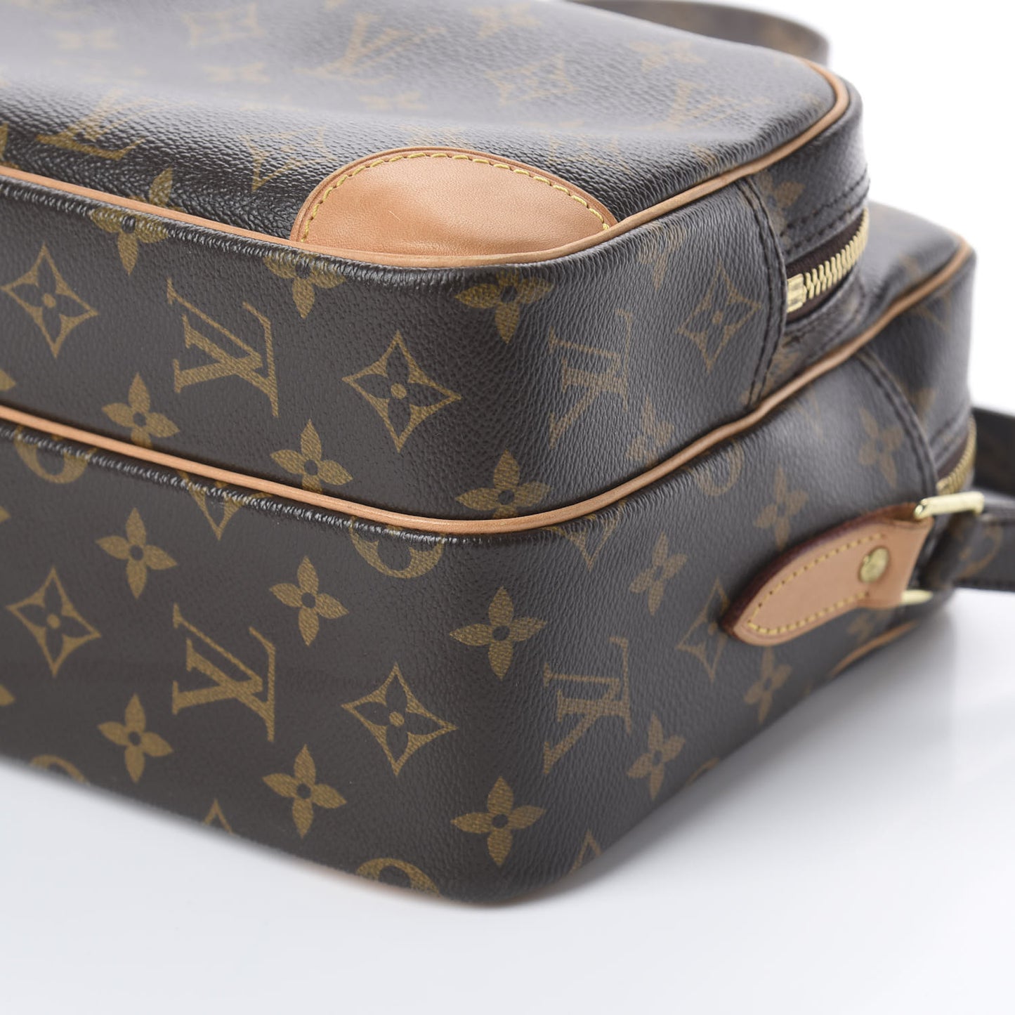 Monogram Nil 28