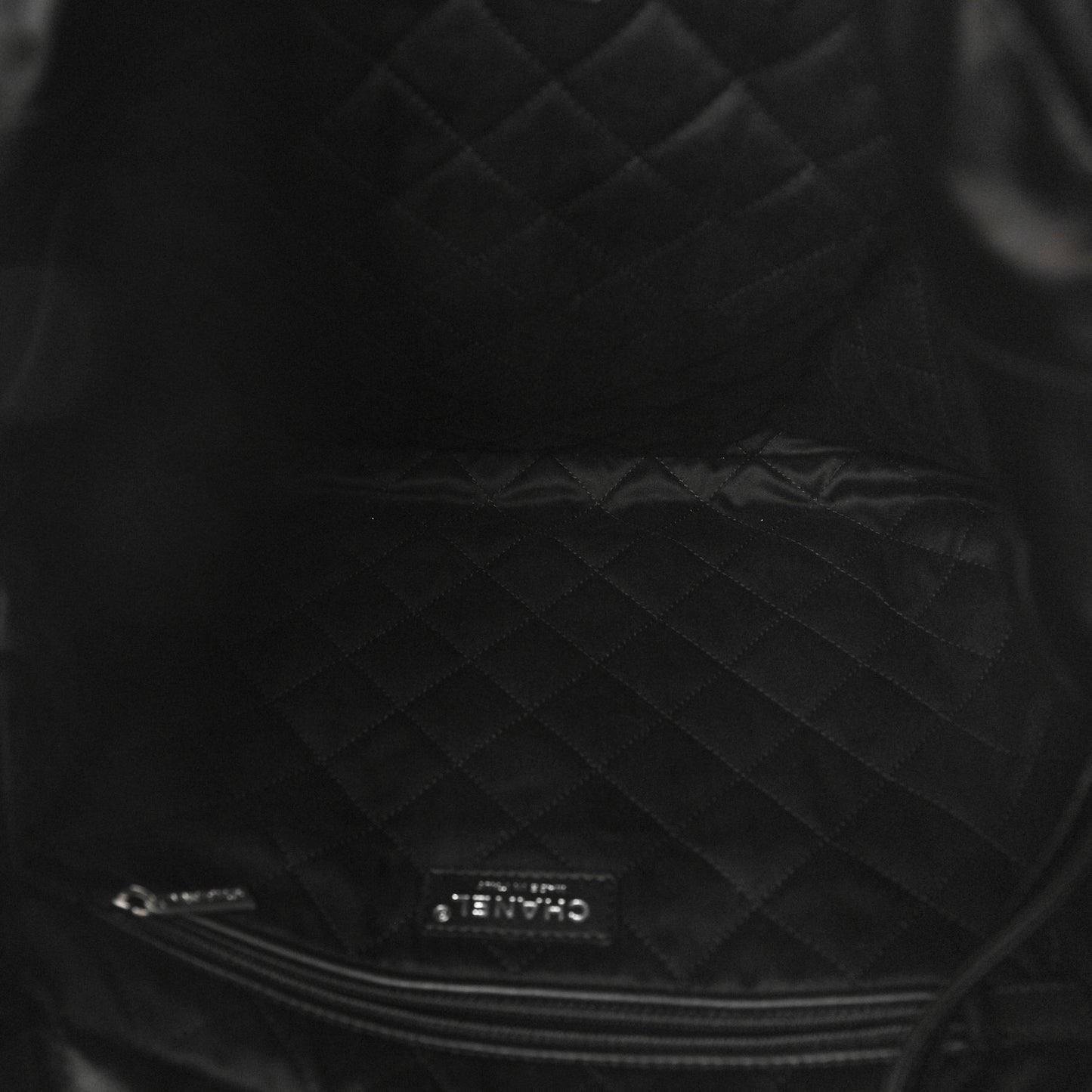 Shiny Calfskin Quilted Chanel 22 Black