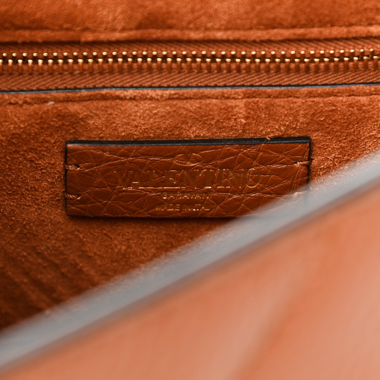 Valentino Garavani Grained Calfskin Medium Roman Stud Shoulder Bag Selleria 6 of 9