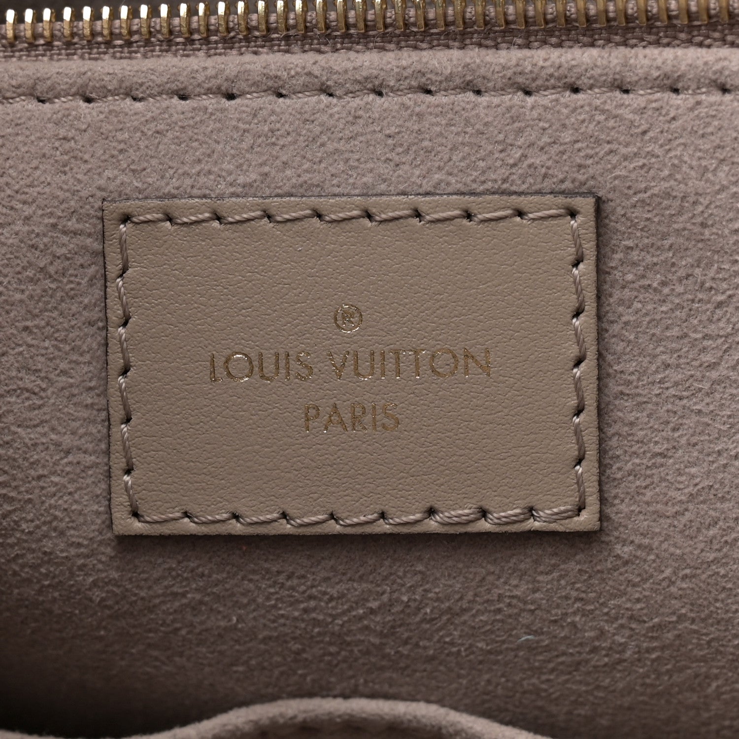 Louis Vuitton Empreinte Monogram Giant Onthego MM Tourterelle 6 of 10