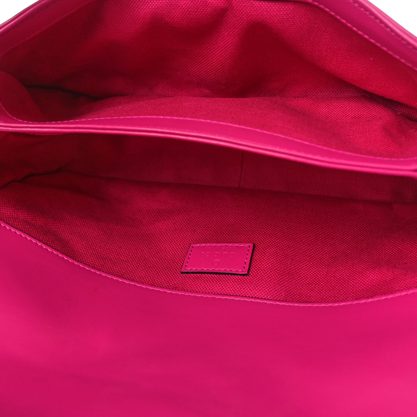 Calfskin Matelasse Monochrome GG Marmont Crossbody Shoulder Bag Classic Fuxia