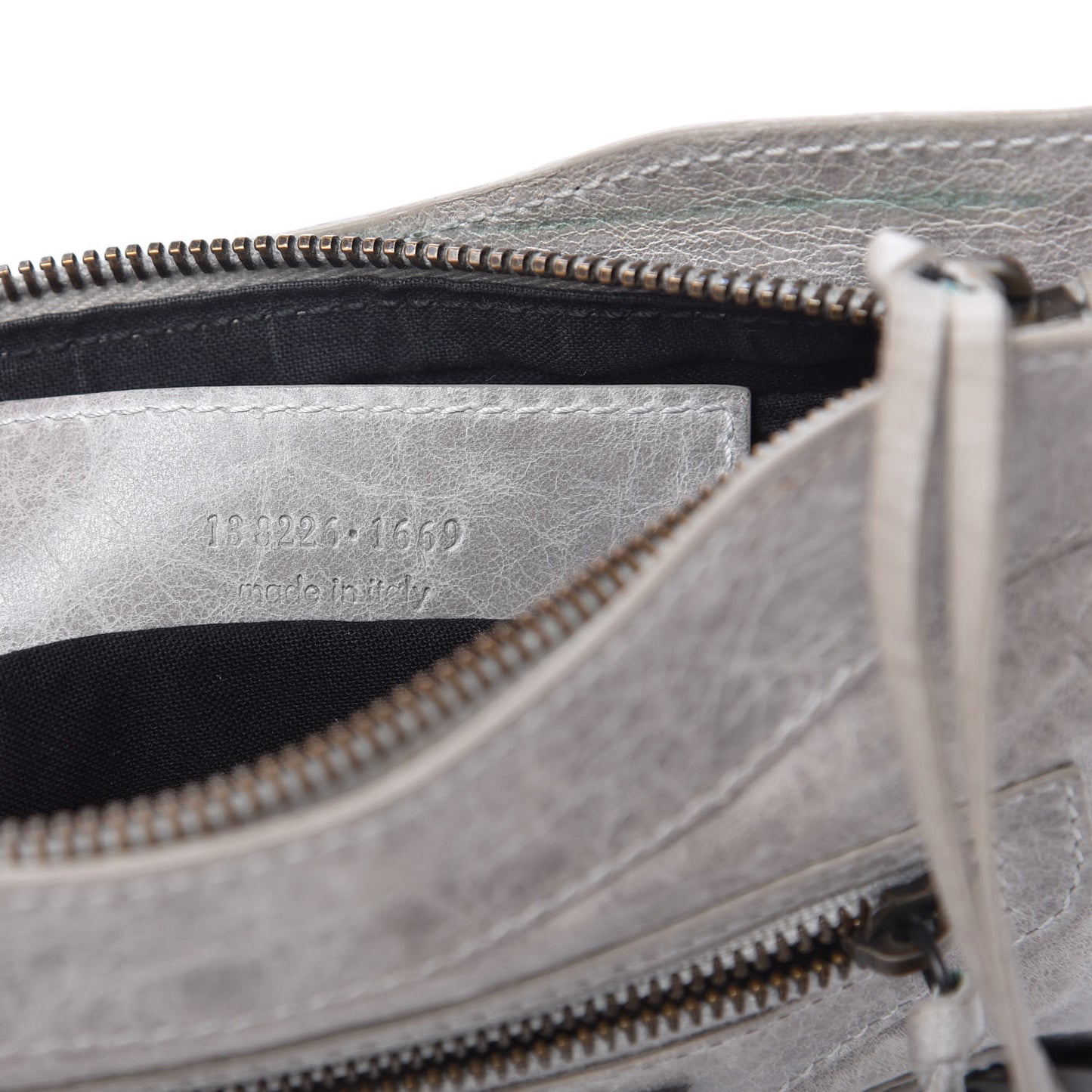 Agneau Classic Hardware Shoulder Bag Argent