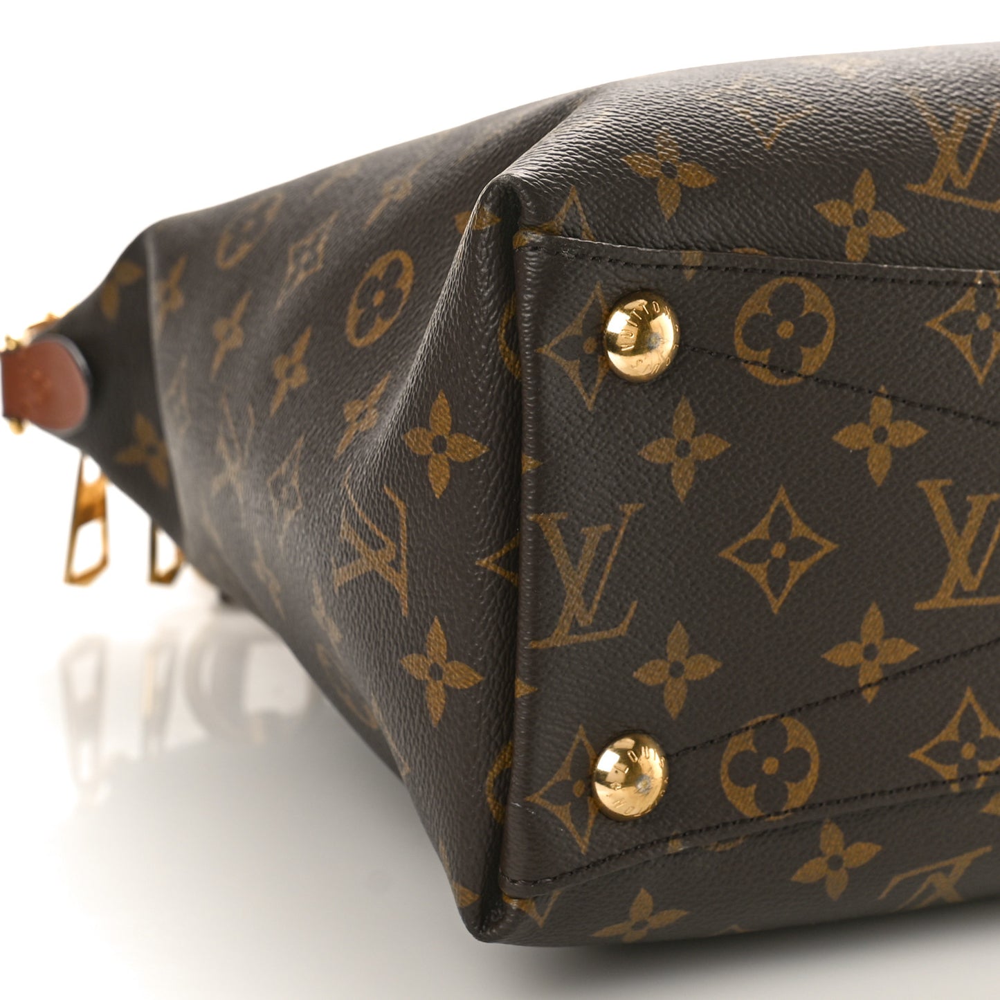 Monogram V Tote MM Black