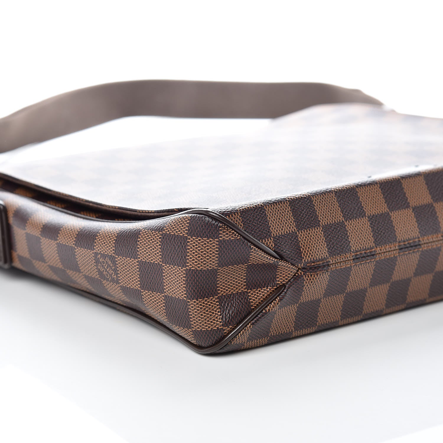 Louis Vuitton Damier Ebene District MM 9 of 10