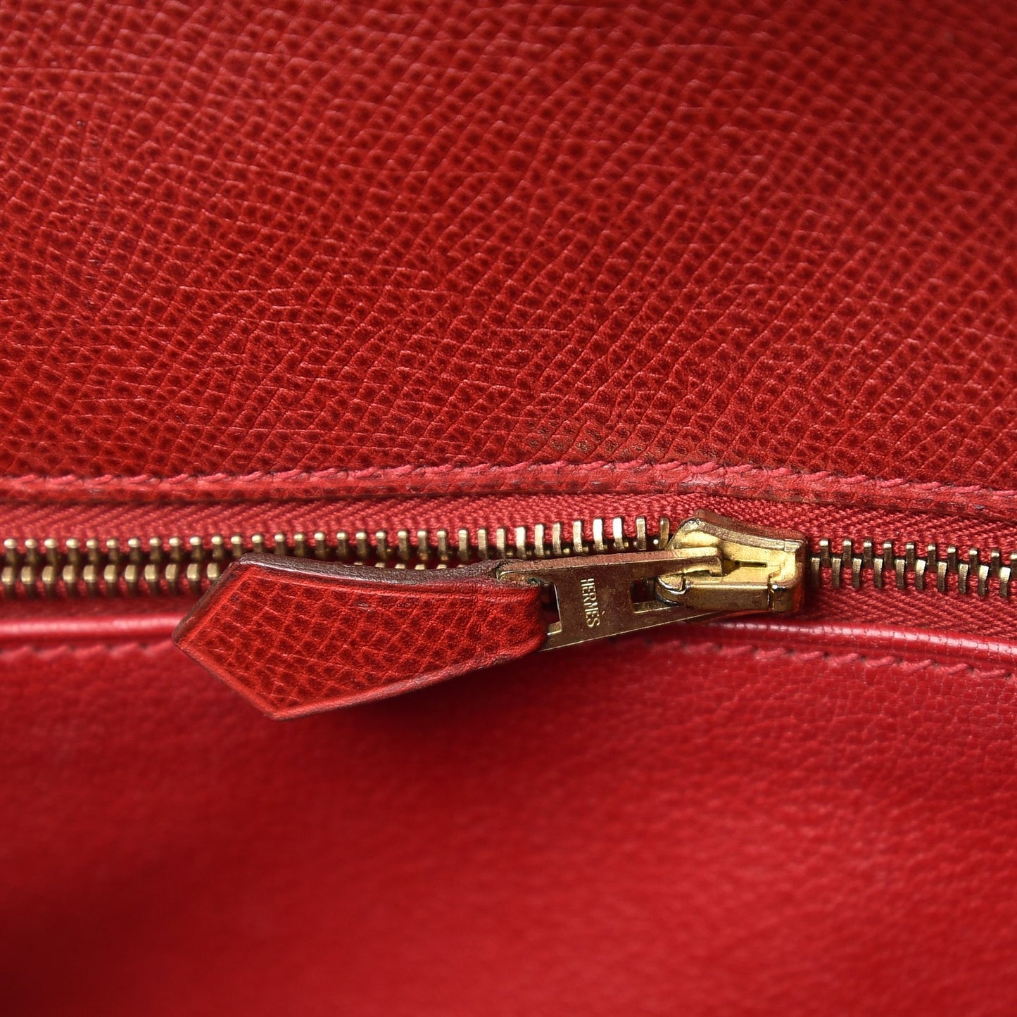 Epsom Kelly Sellier 28 Rouge