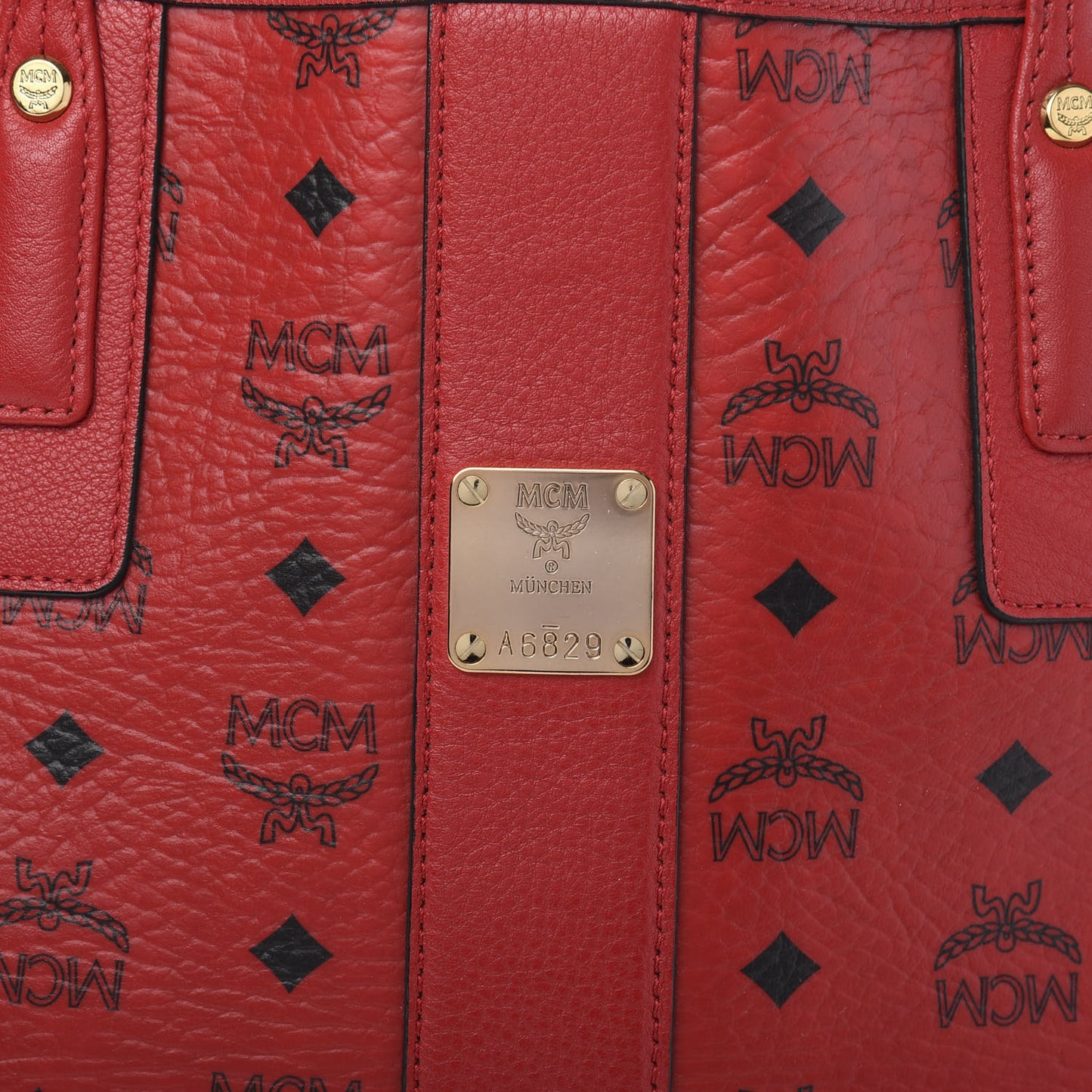Visetos Medium Liz Reversible Shopper Tote Ruby Red