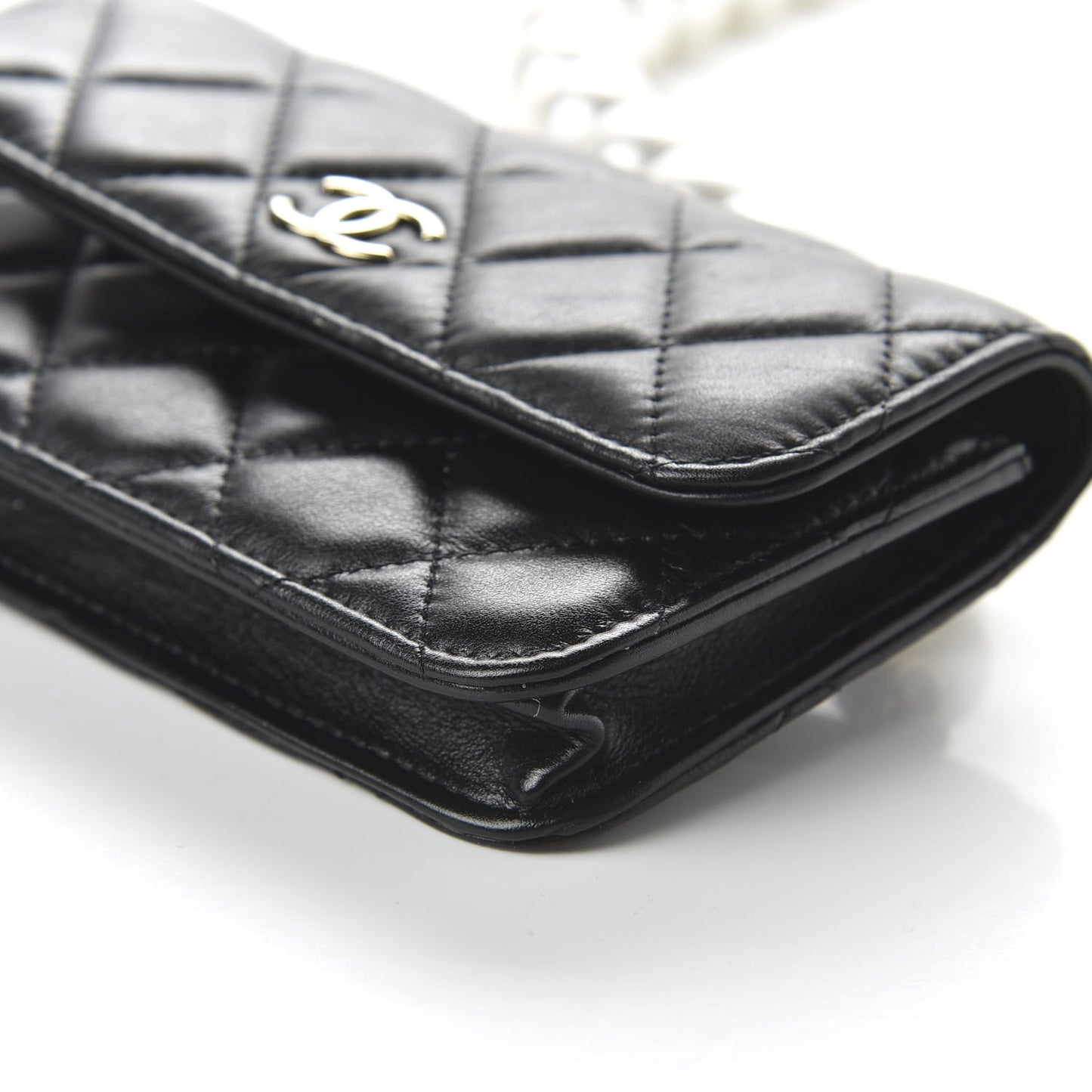 Calfskin Quilted Pearl Clutch With Chain Black
