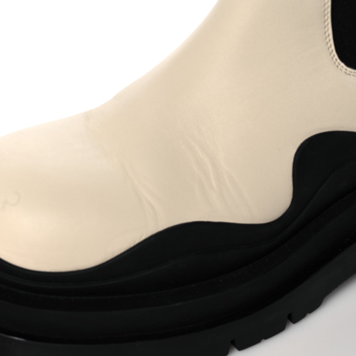 Calfskin The Tire Chelsea Boots 38.5 Sea Salt Black