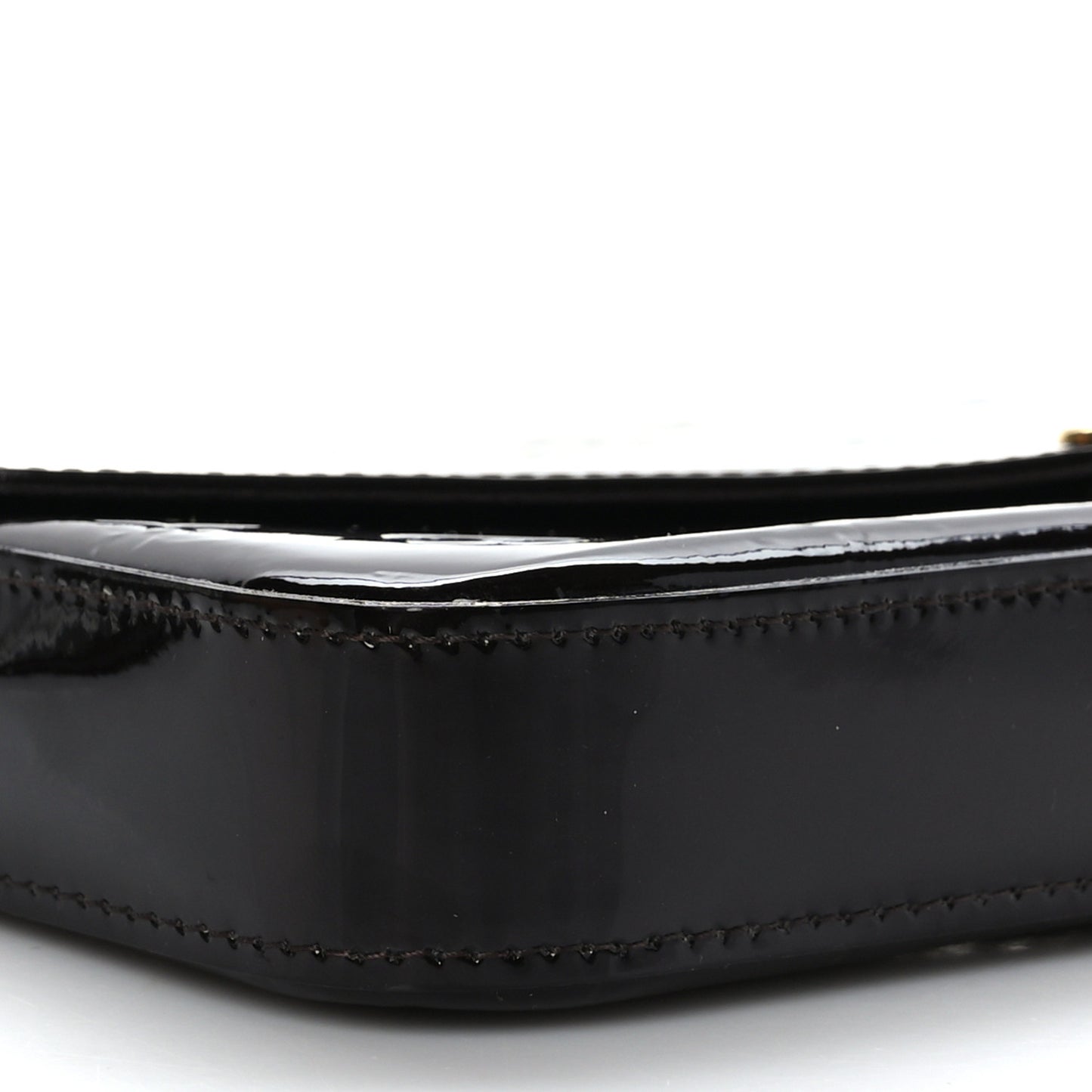 Vernis Pochette Felicie Chain Wallet Amarante