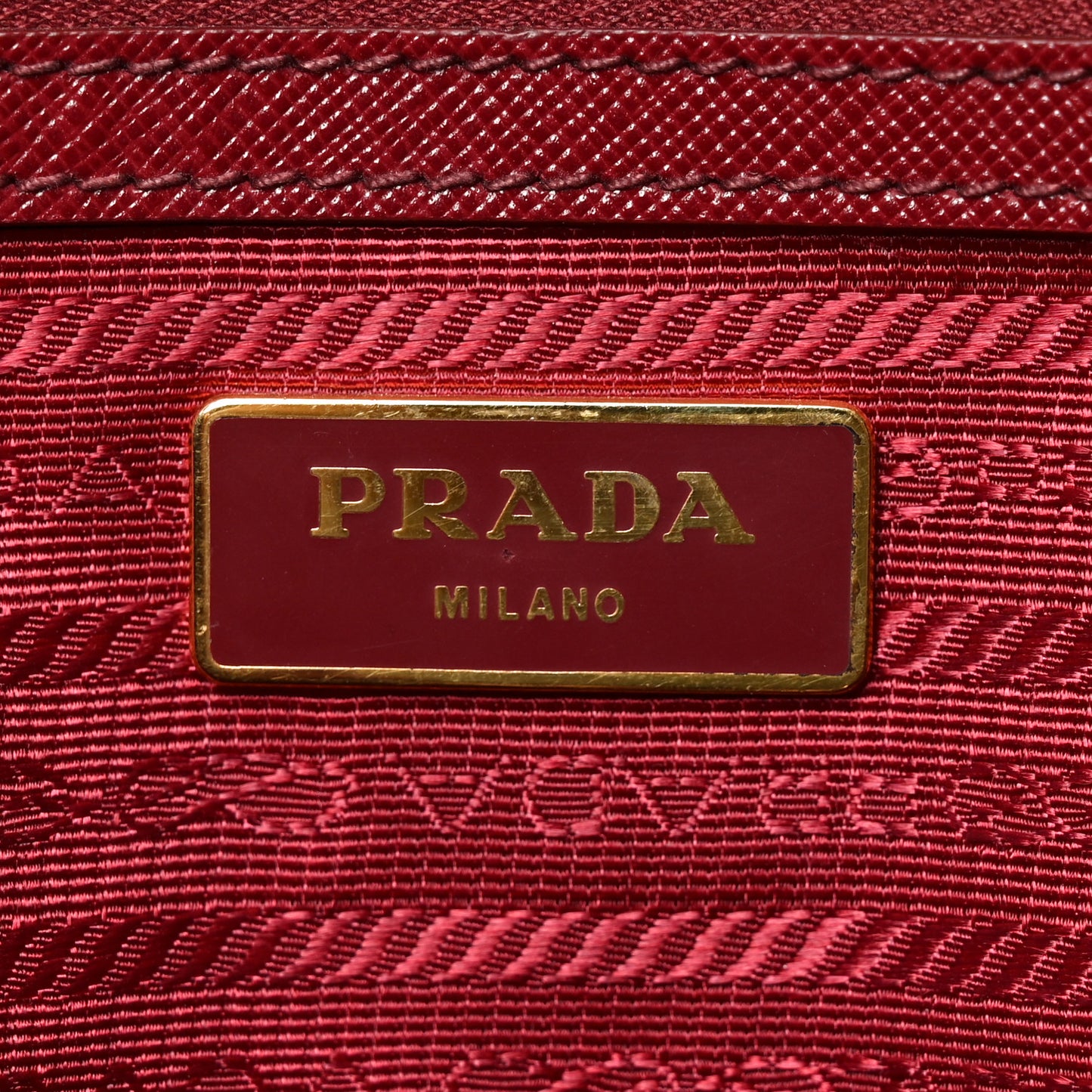 Saffiano Lux Extra Large Galleria Double Zip Tote Cherry