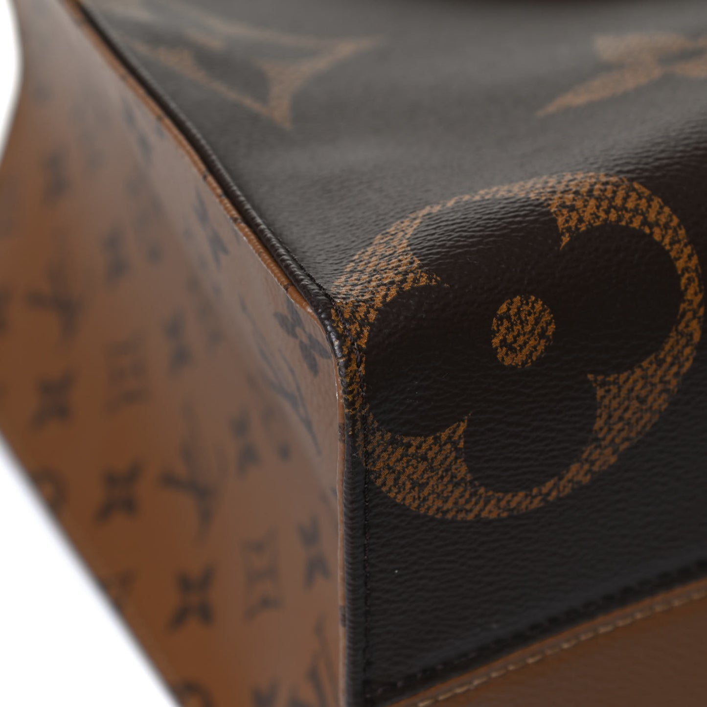 Reverse Monogram Giant Onthego MM