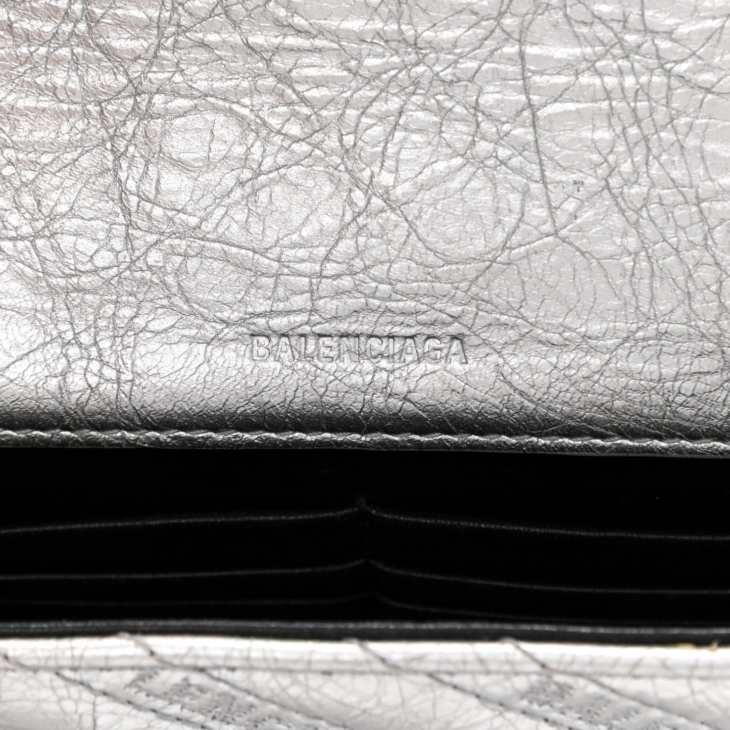 Metallic Arena Calfskin Logo Matelasse BB Chain Wallet Argent