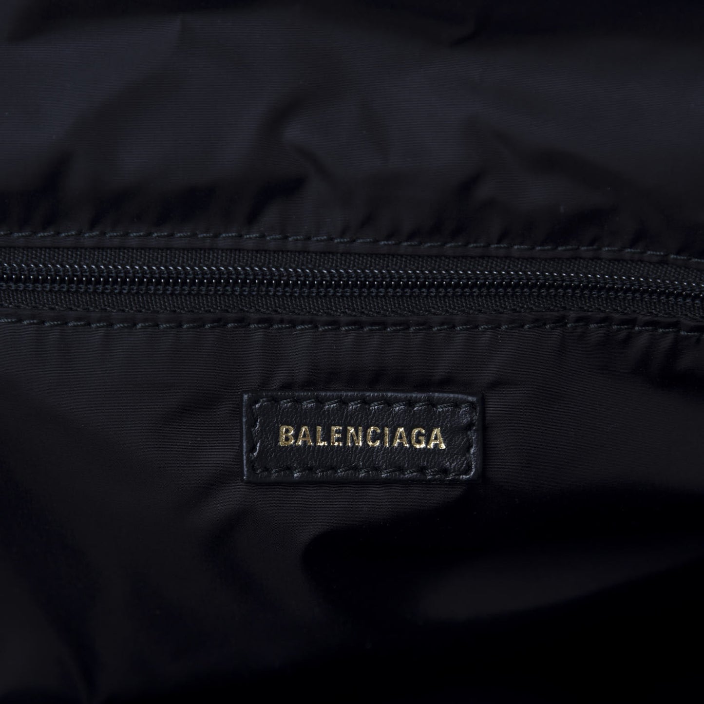 Nylon Wave Logo Wheel Gym Bag Black