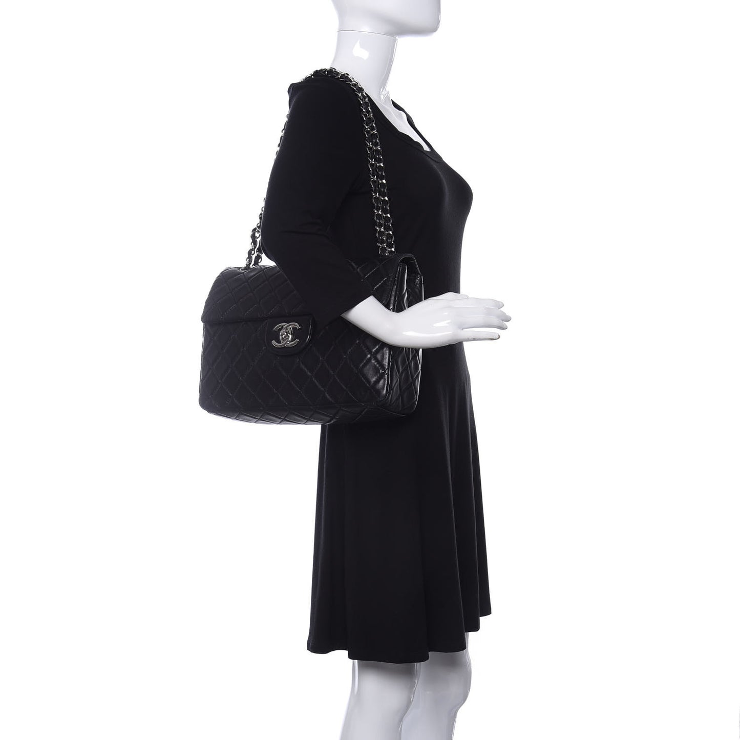 Lambskin Quilted Maxi Single Flap Black