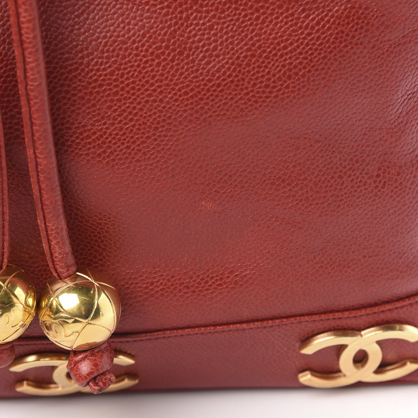 Caviar CC Drawstring Shoulder Bag Red