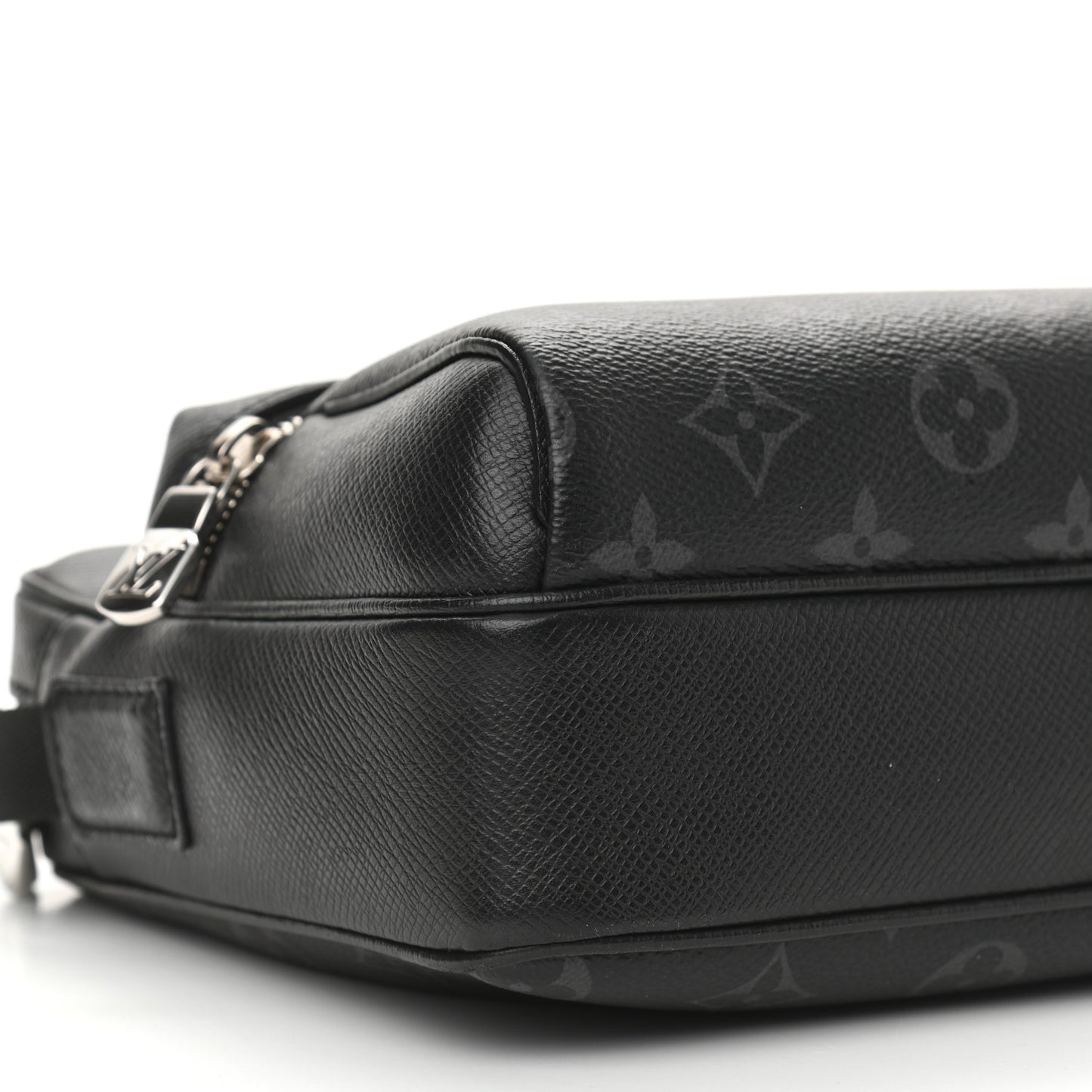 Taiga Monogram Eclipse Outdoor Messenger Black