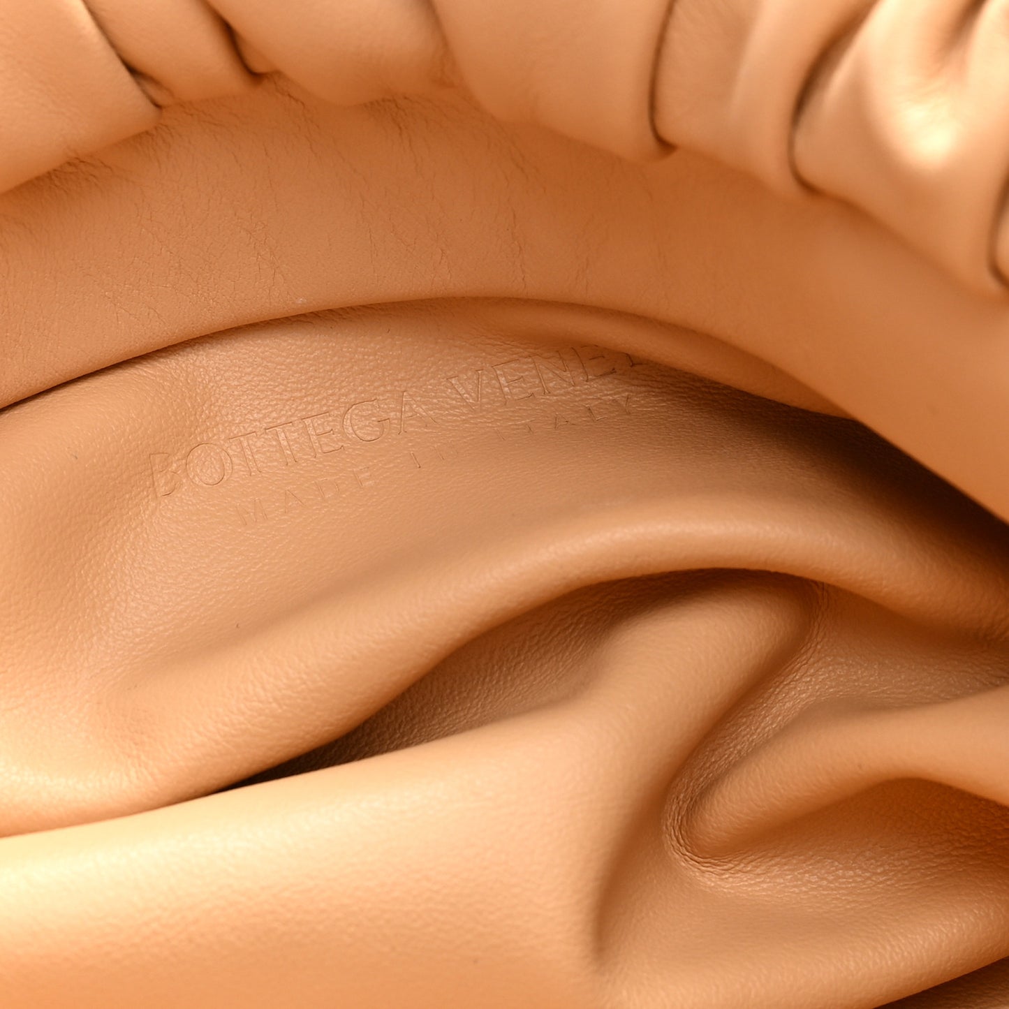 Calfskin The Pouch Chain Almond