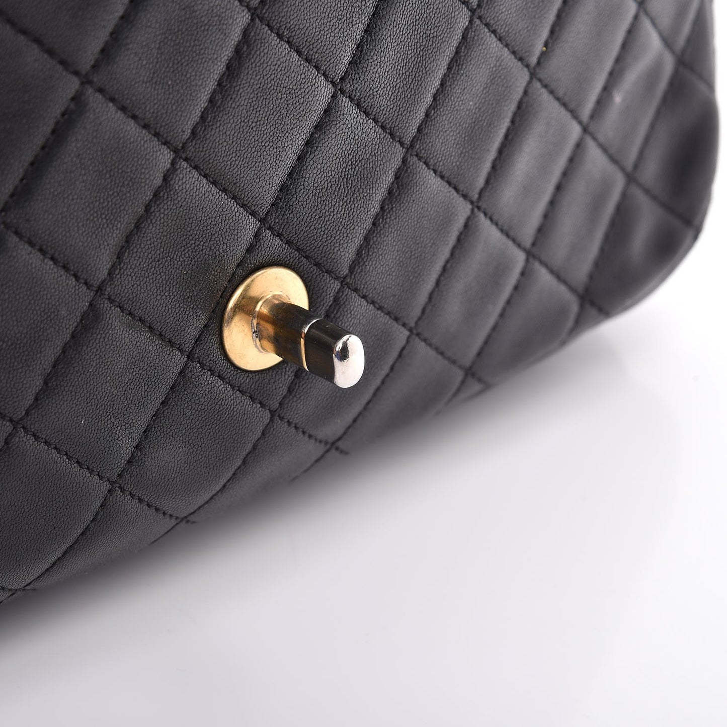 Lambskin Quilted Medium Cruise Charm Single Flap Black