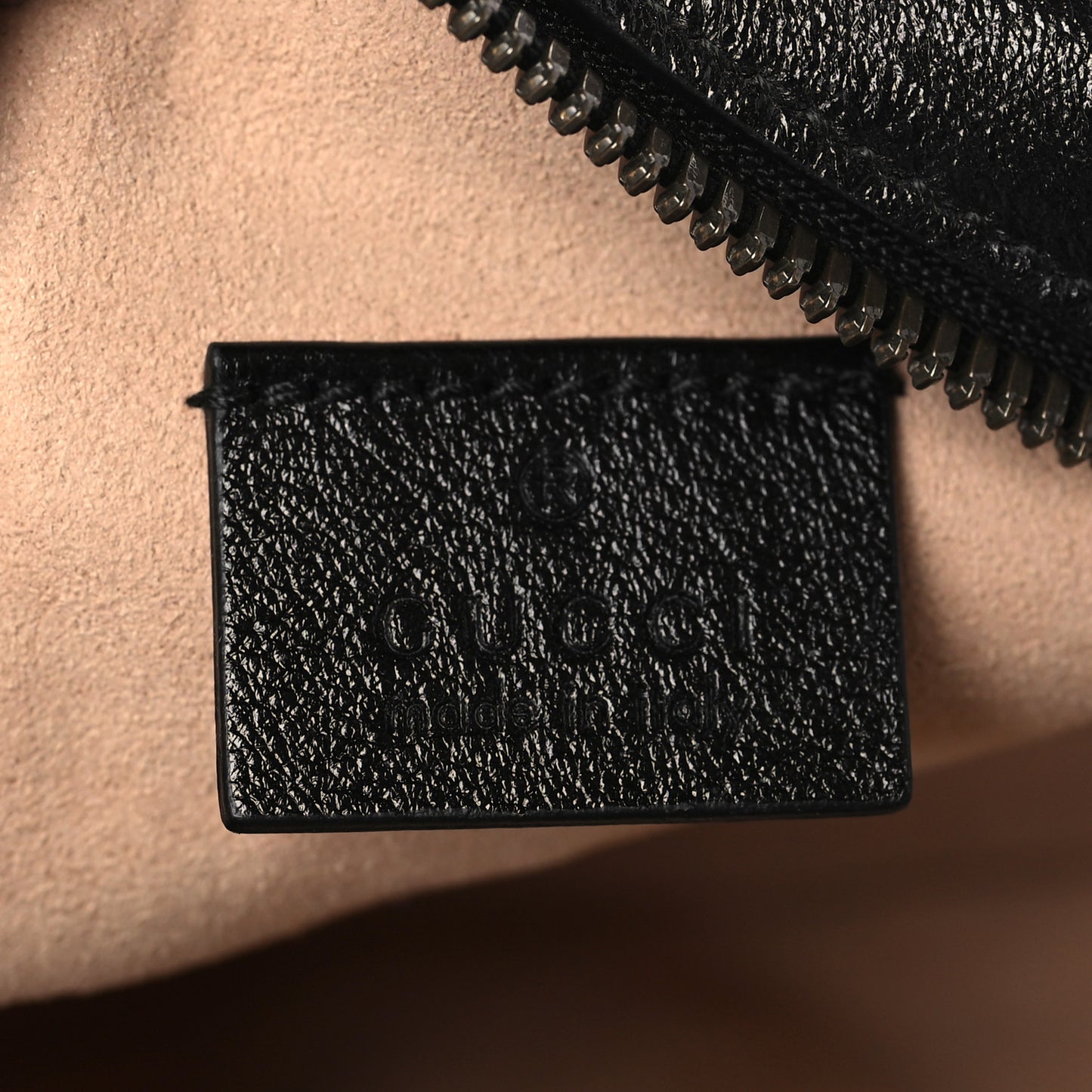 Azalea Calfskin Matelasse Heart Mini GG Marmont Round Shoulder Bag Black