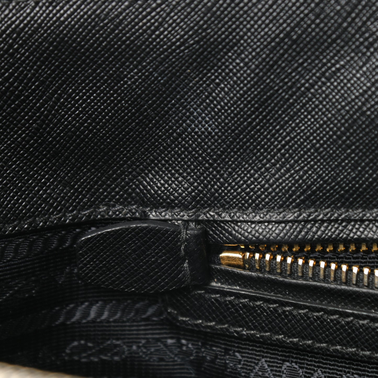 Saffiano Lux Extra Large Galleria Double Zip Tote Black