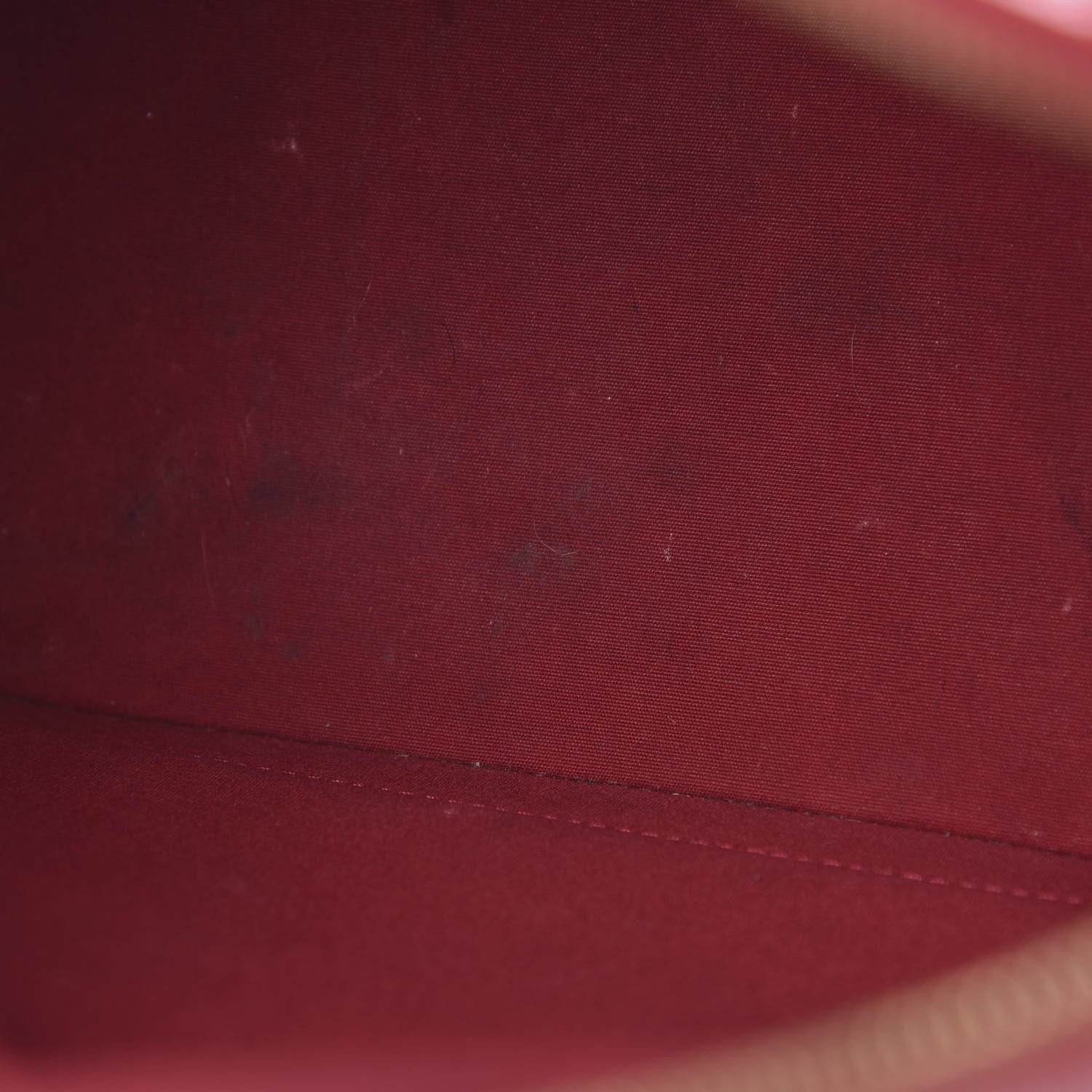 Louis Vuitton Vernis Alma GM Pomme D'Amour 13 of 19