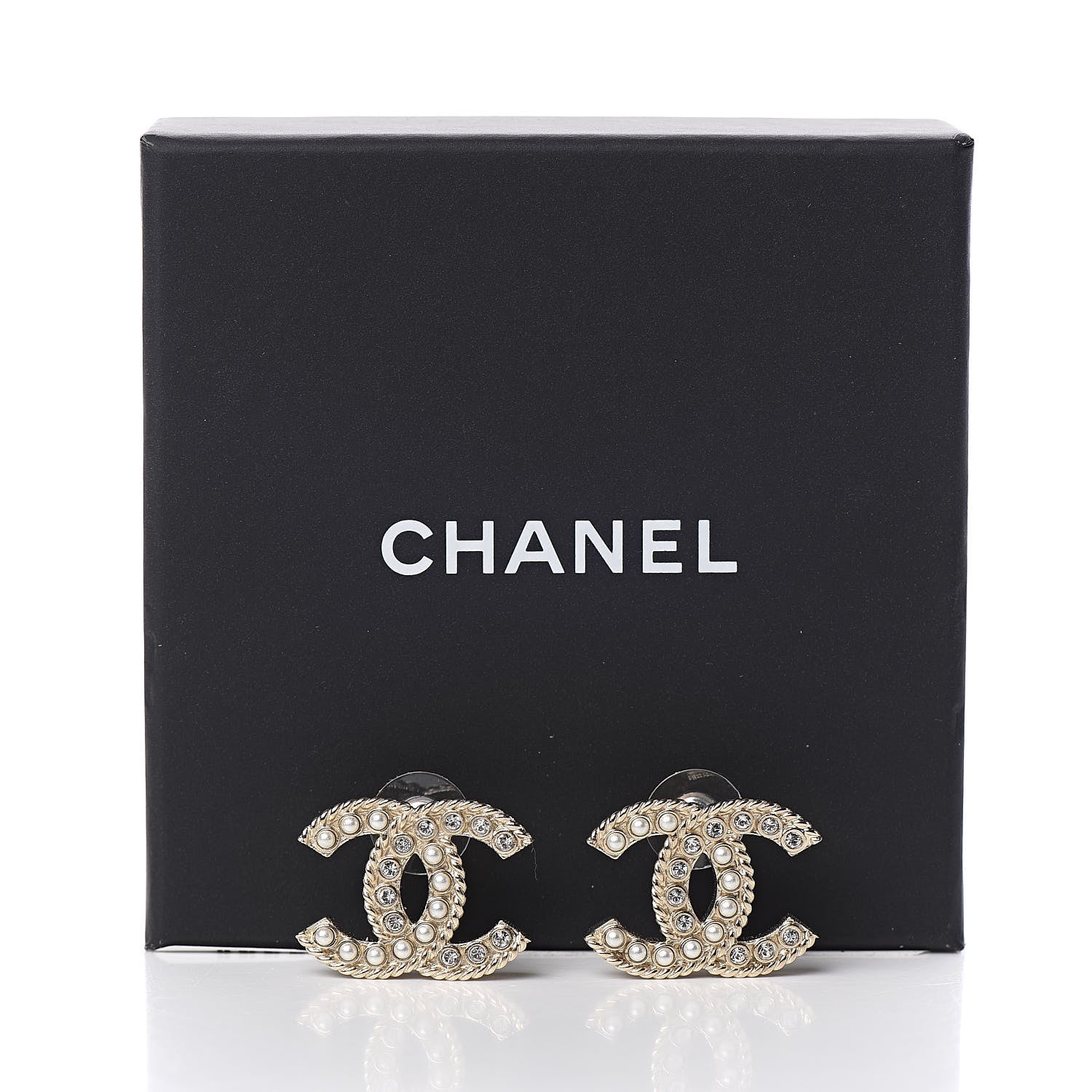 Chanel Pearl Queen of France CC Earrings Gold 5 of 5