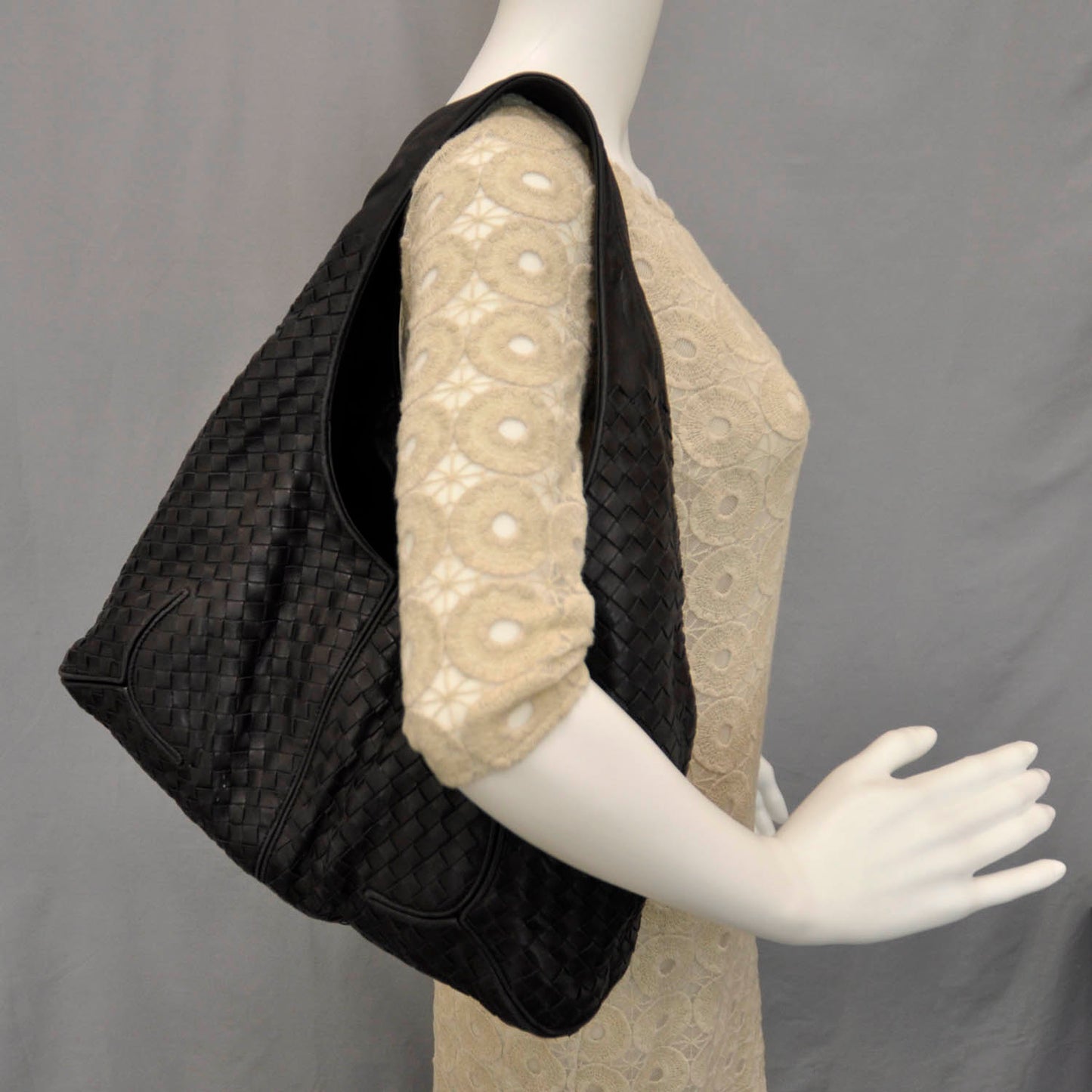 Nappa Intrecciato Ball Hobo Nero